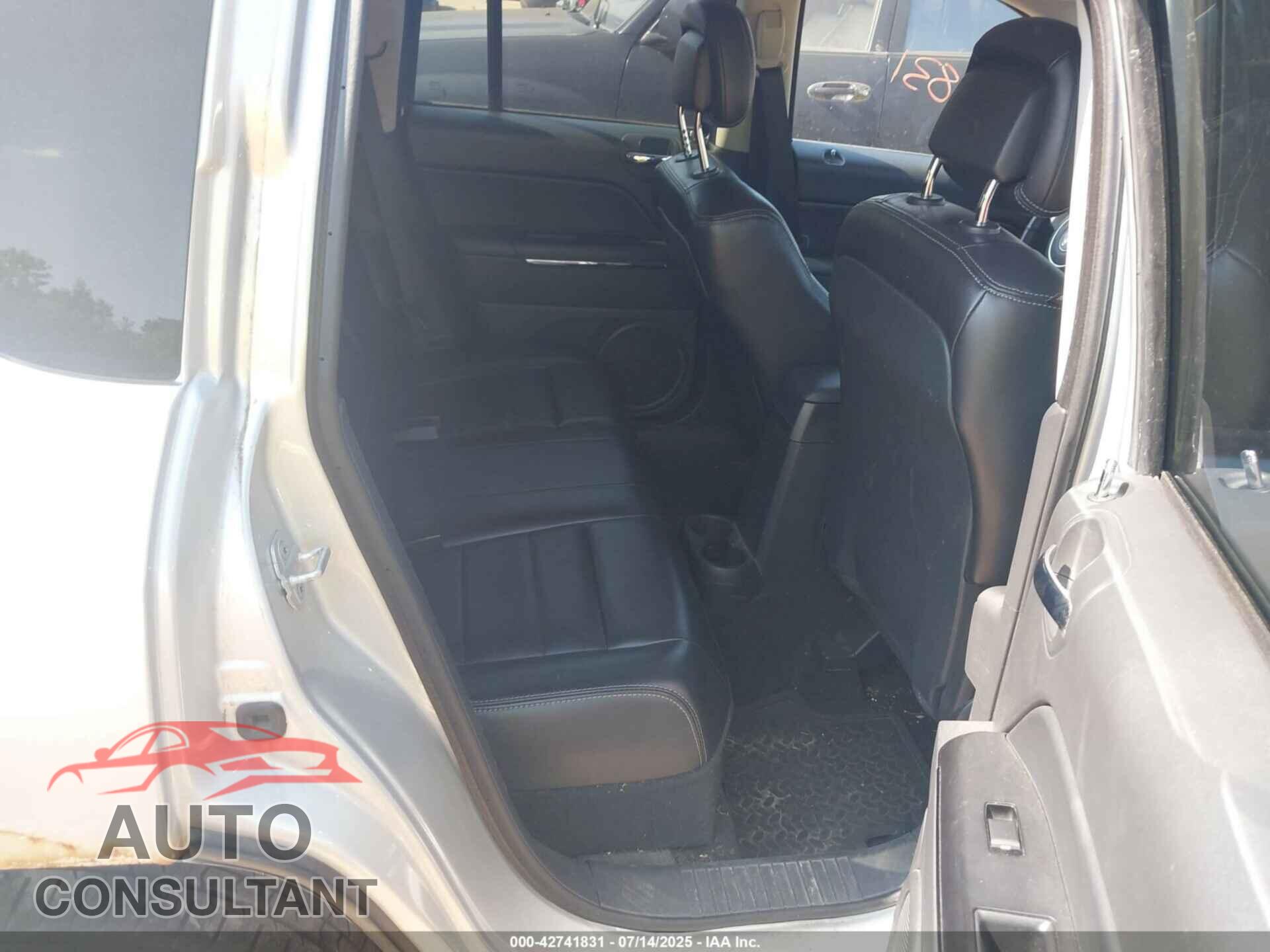 JEEP COMPASS 2011 - 1J4NF5FB2BD263946