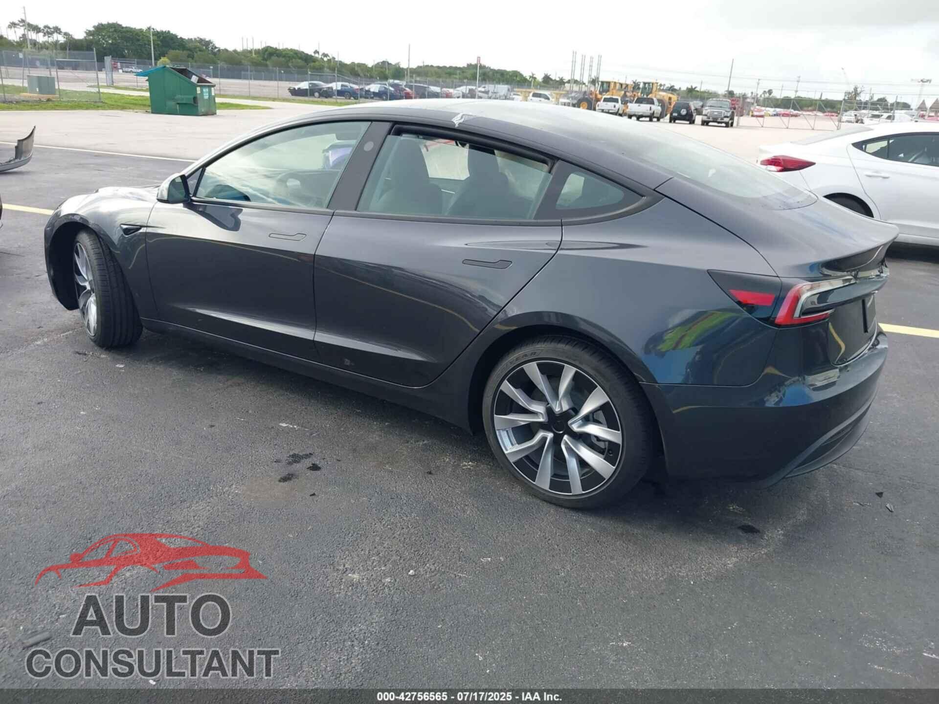 TESLA MODEL 3 2025 - 5YJ3E1EA9SF972724