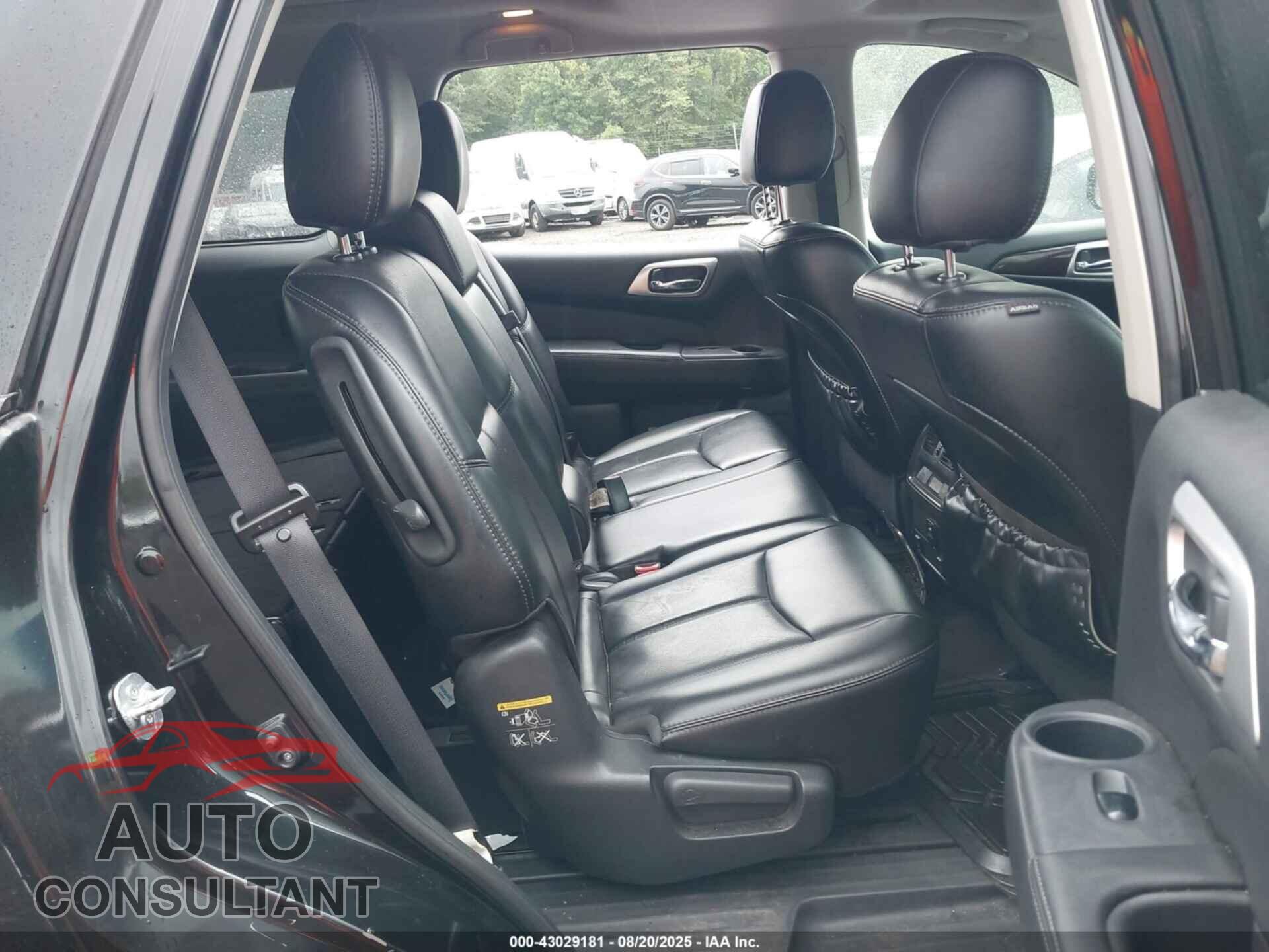 NISSAN PATHFINDER 2015 - 5N1AR2MM9FC631853