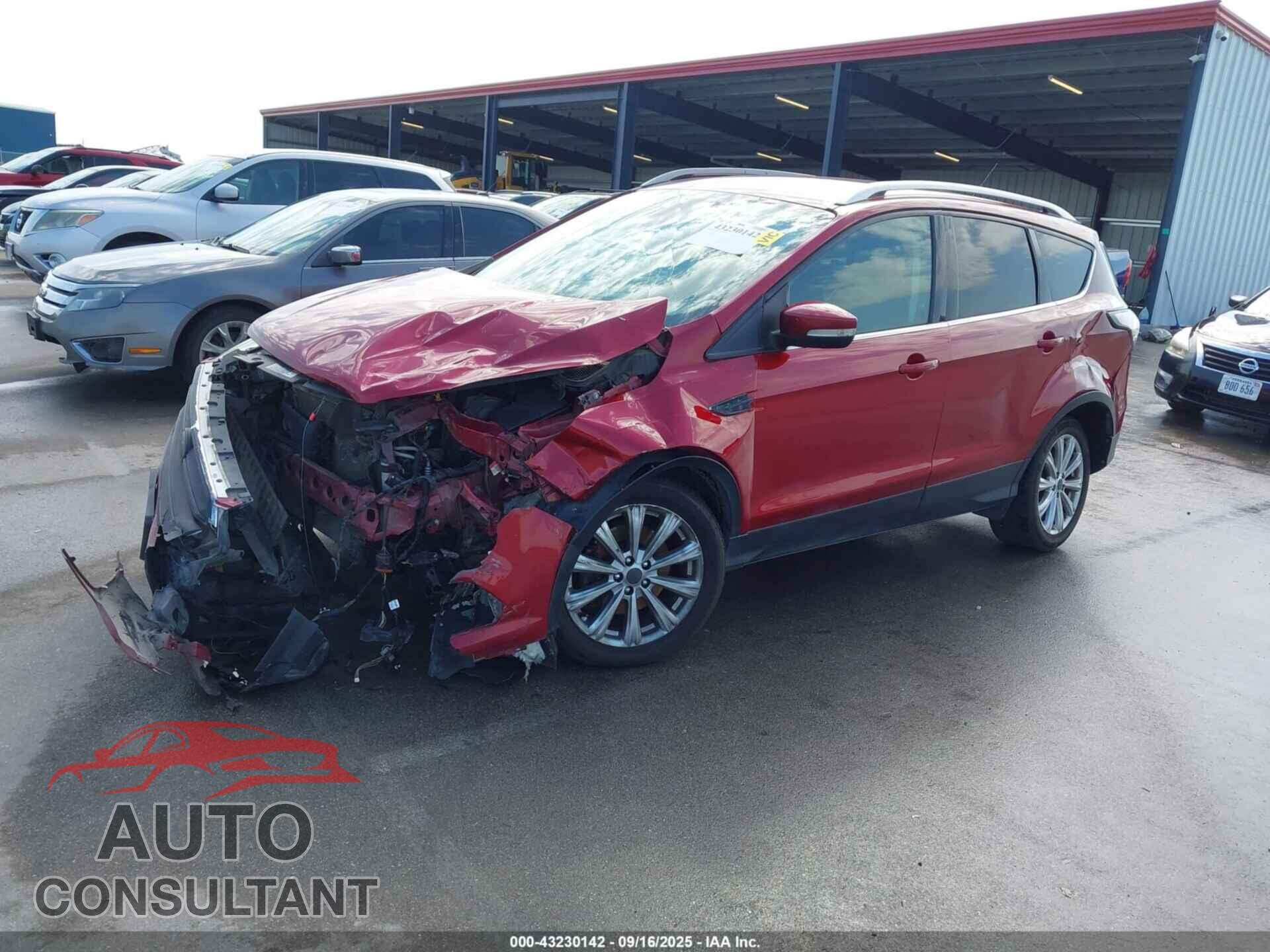 FORD ESCAPE 2017 - 1FMCU0J90HUC99312