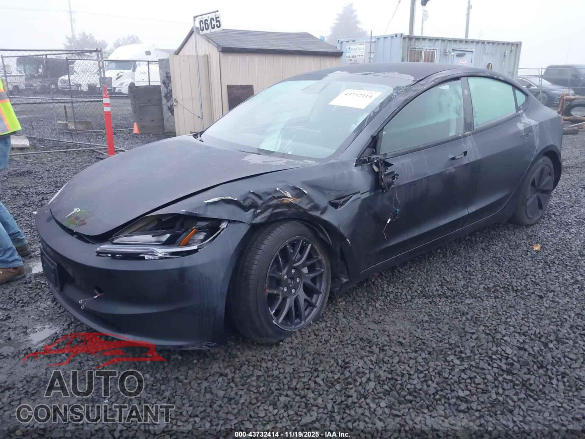 TESLA MODEL 3 2024 - 5YJ3E1EB2RF736726