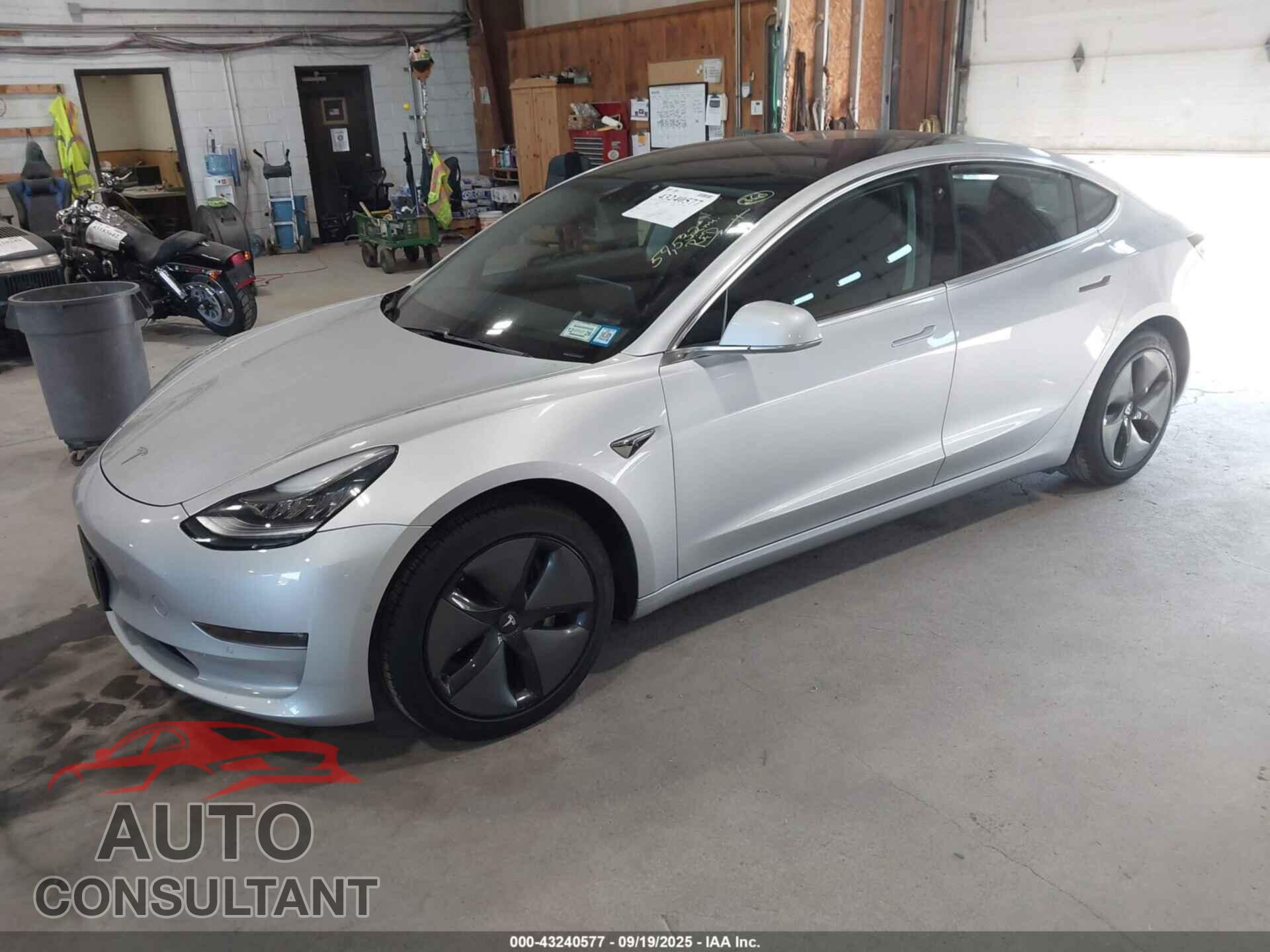 TESLA MODEL 3 2018 - 5YJ3E1EA5JF042964