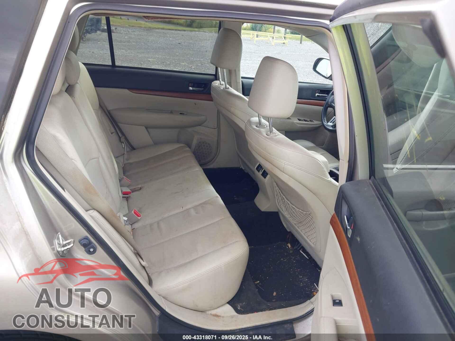 SUBARU OUTBACK 2014 - 4S4BRBLC4E3318513
