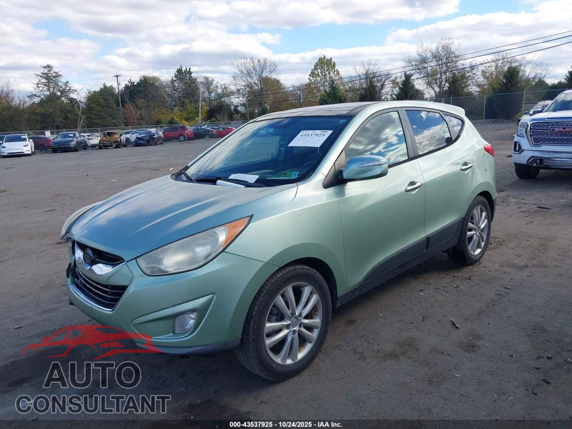 HYUNDAI TUCSON 2011 - KM8JUCAC1BU203473