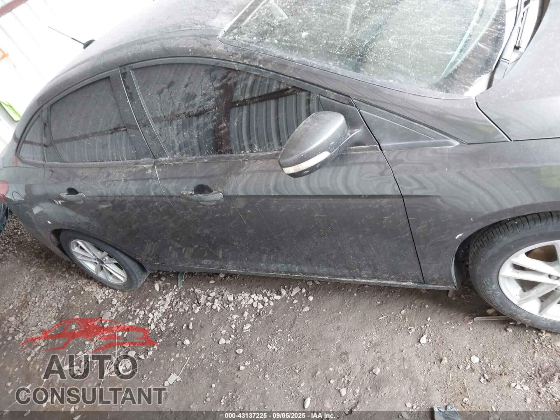 FORD FOCUS 2017 - 1FADP3F24HL299533
