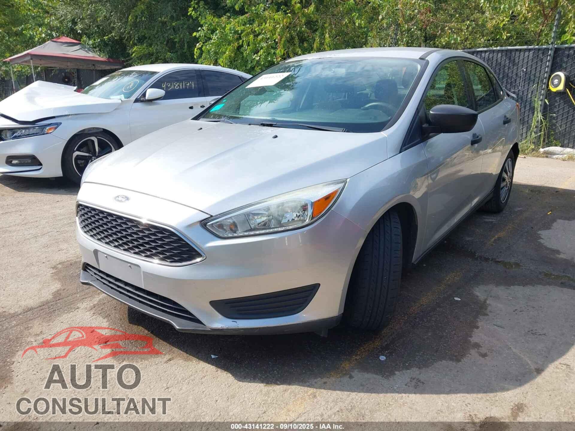 FORD FOCUS 2015 - 1FADP3E26FL335995