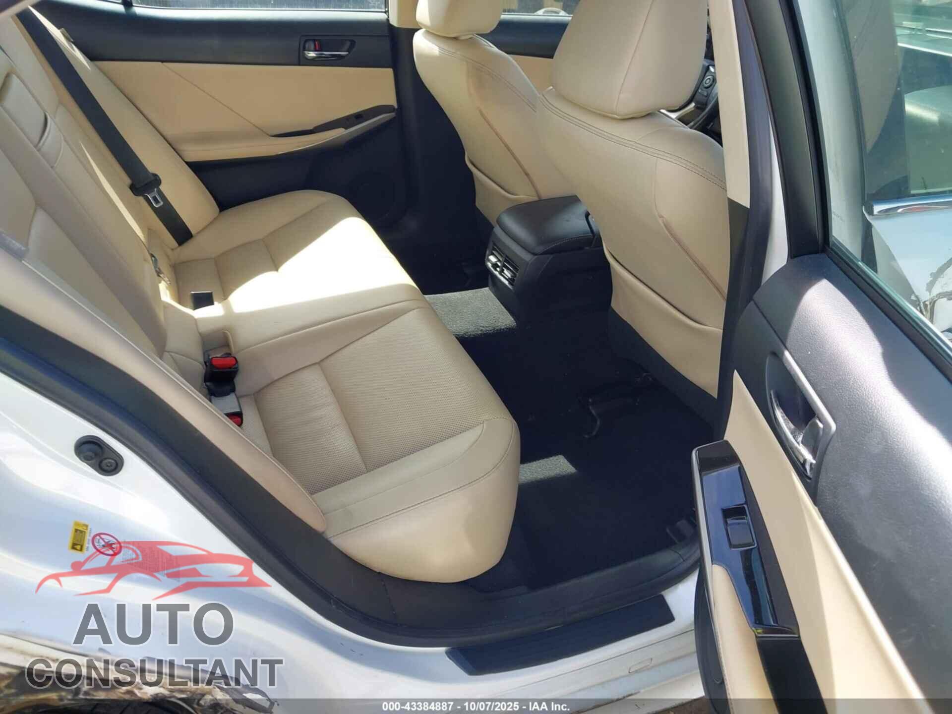 LEXUS IS 250 2015 - JTHBF1D24F5080440