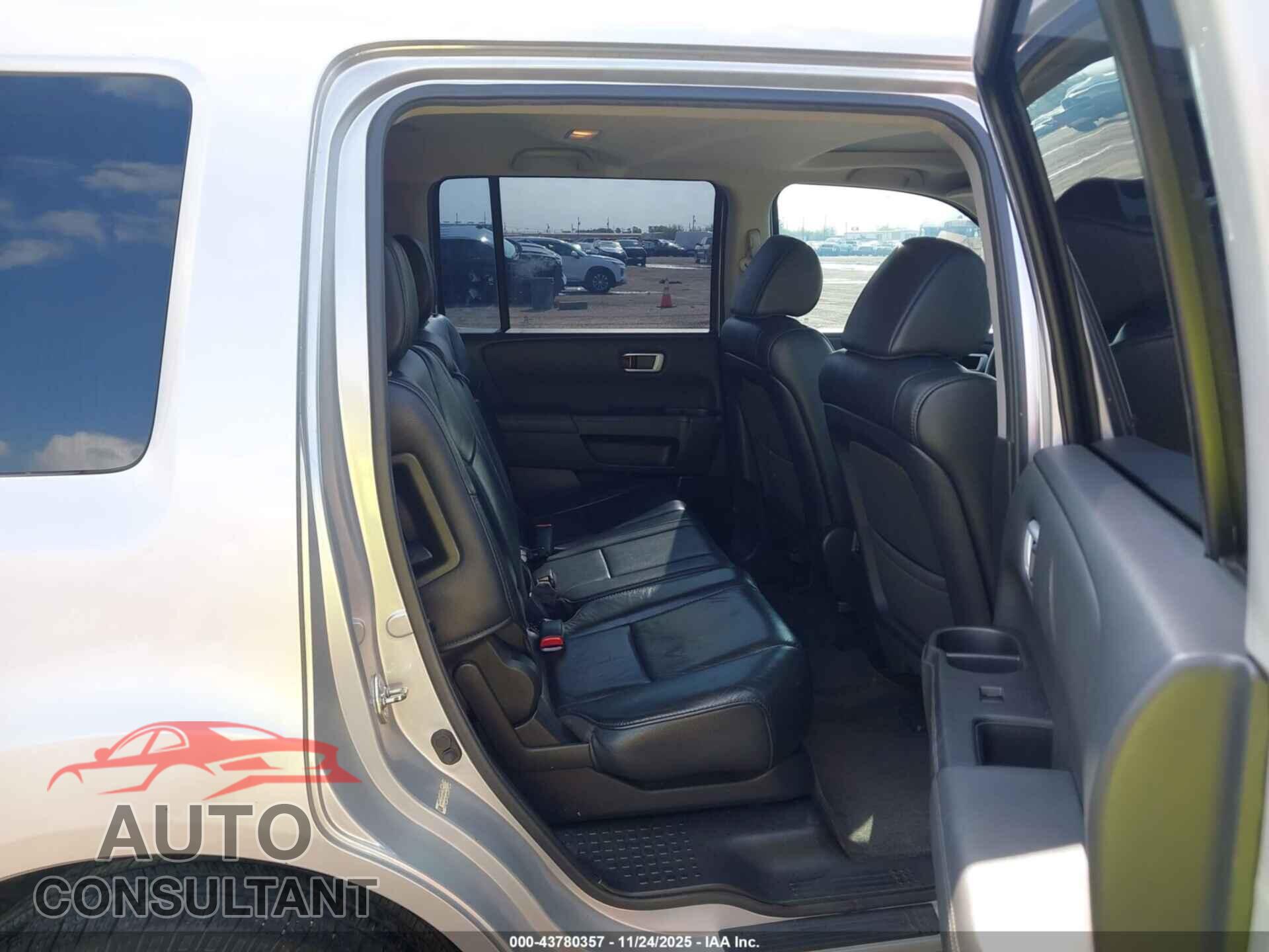 HONDA PILOT 2013 - 5FNYF3H52DB002701