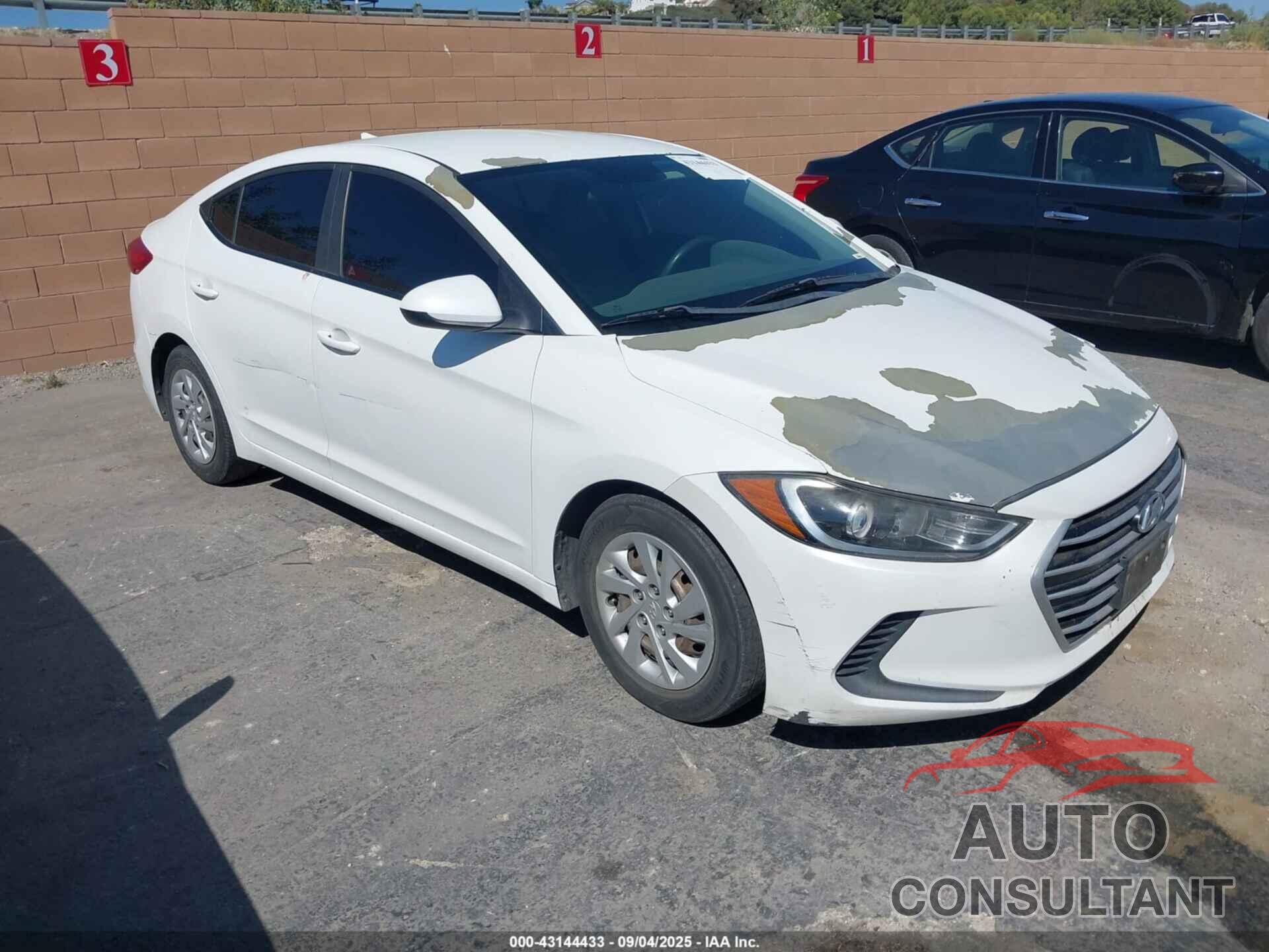 HYUNDAI ELANTRA 2017 - 5NPD74LF2HH094546