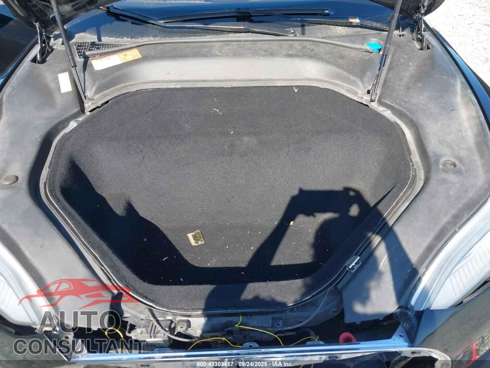 TESLA MODEL S 2015 - 5YJSA1H49FF084915
