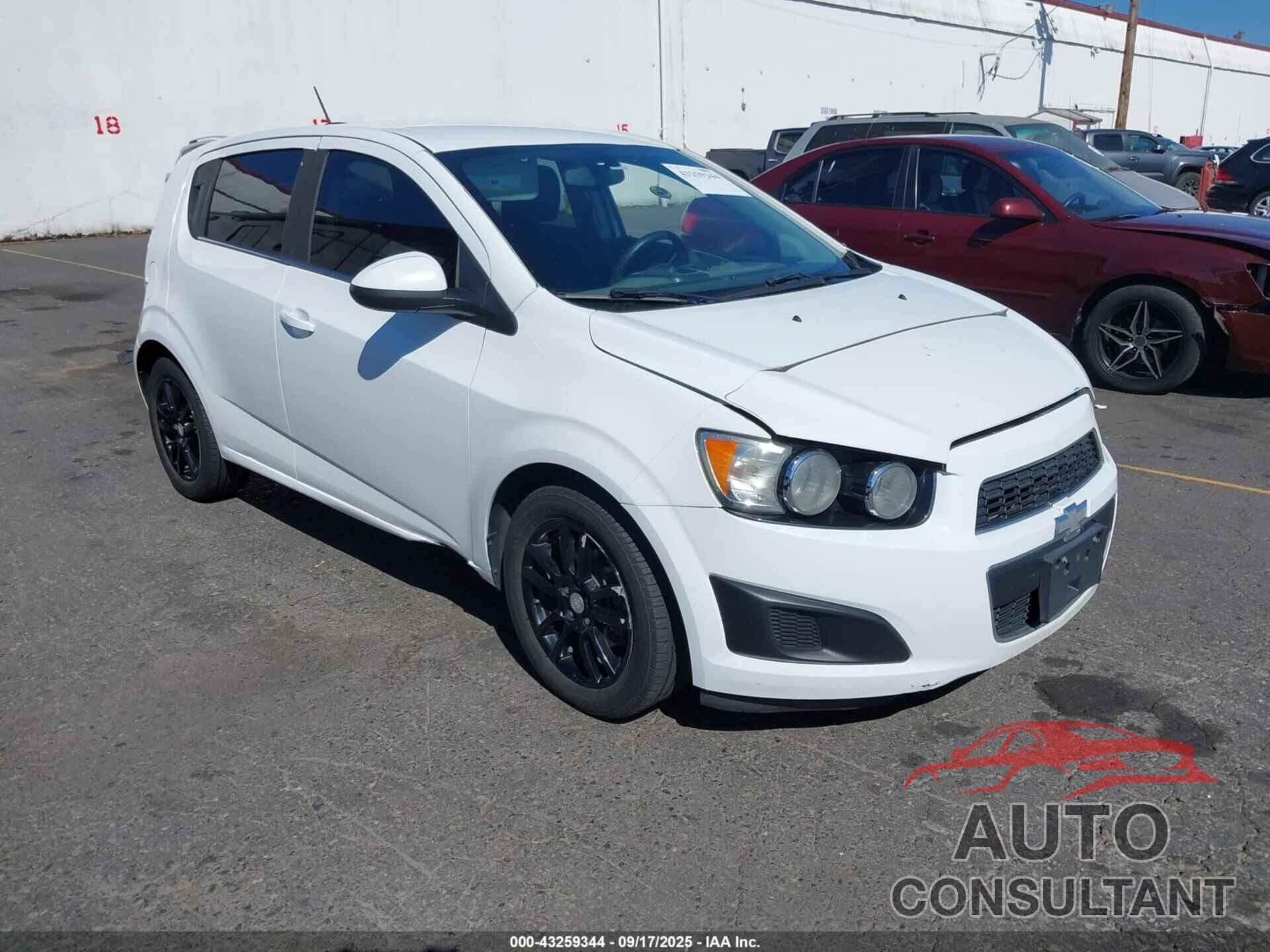 CHEVROLET SONIC 2015 - 1G1JD6SB2F4134741