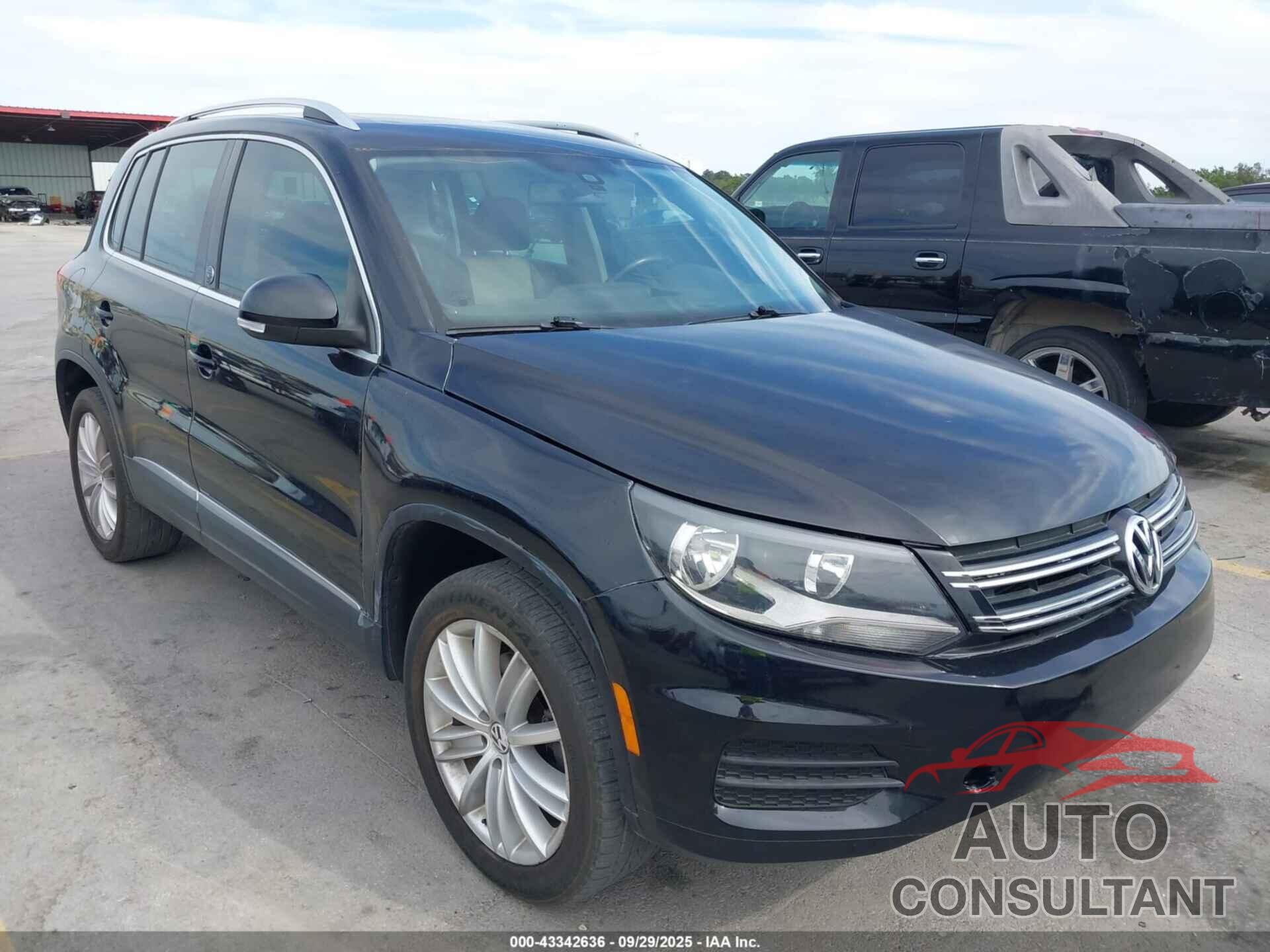 VOLKSWAGEN TIGUAN 2017 - WVGRV7AX0HK002940