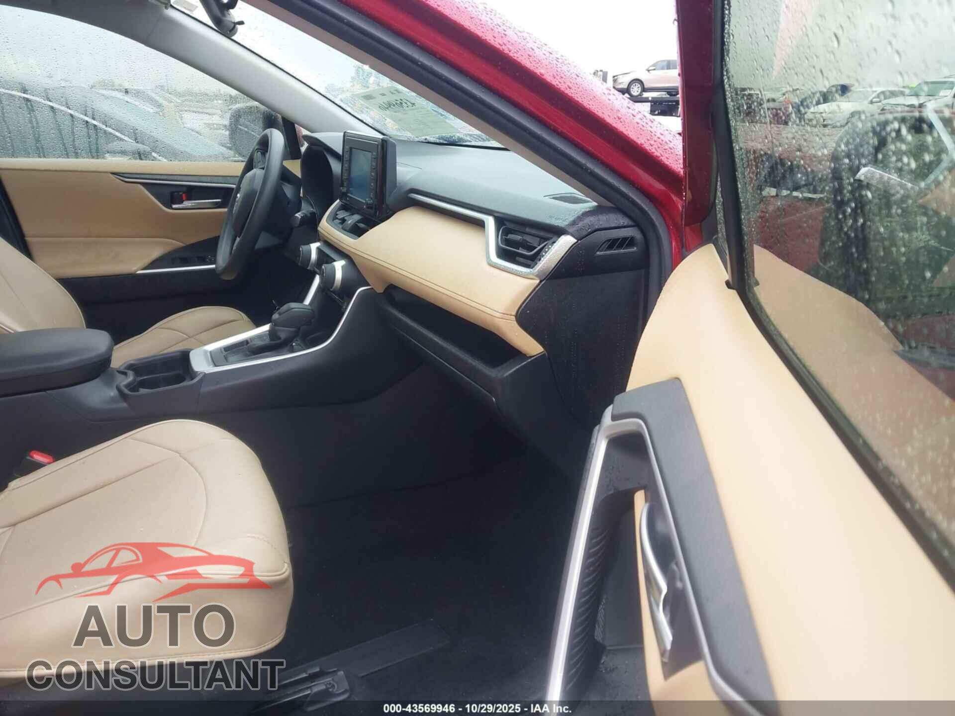 TOYOTA RAV4 2021 - JTMP1RFV0MD076643