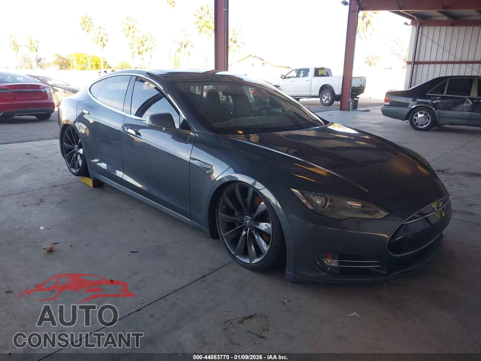 TESLA MODEL S 2012 - 5YJSA1DP8CFP01510