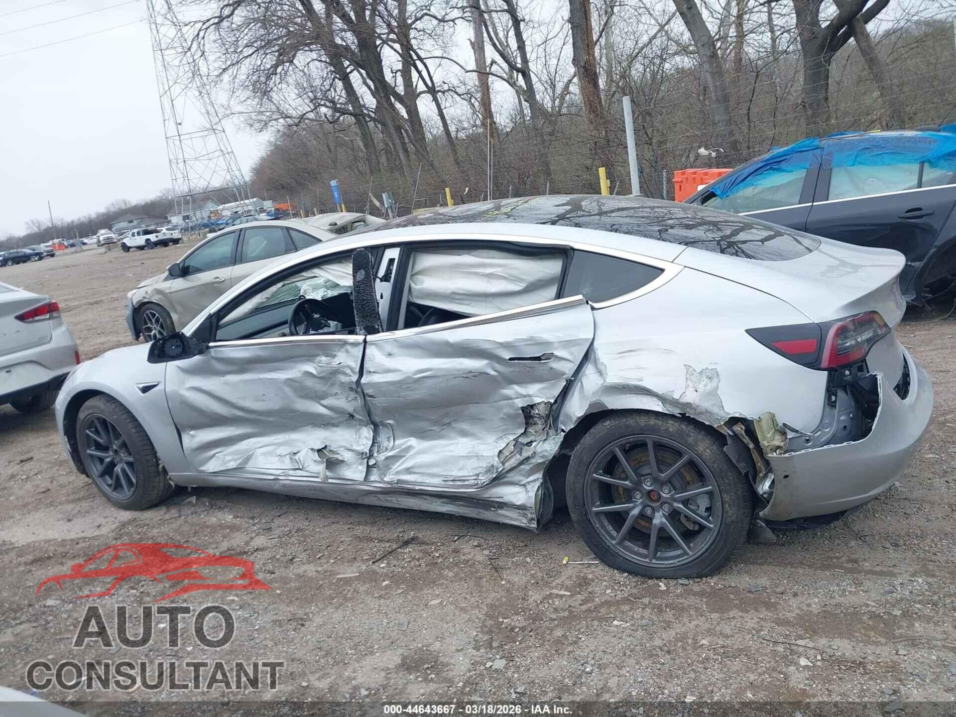 TESLA MODEL 3 2018 - 5YJ3E1EB4JF054905