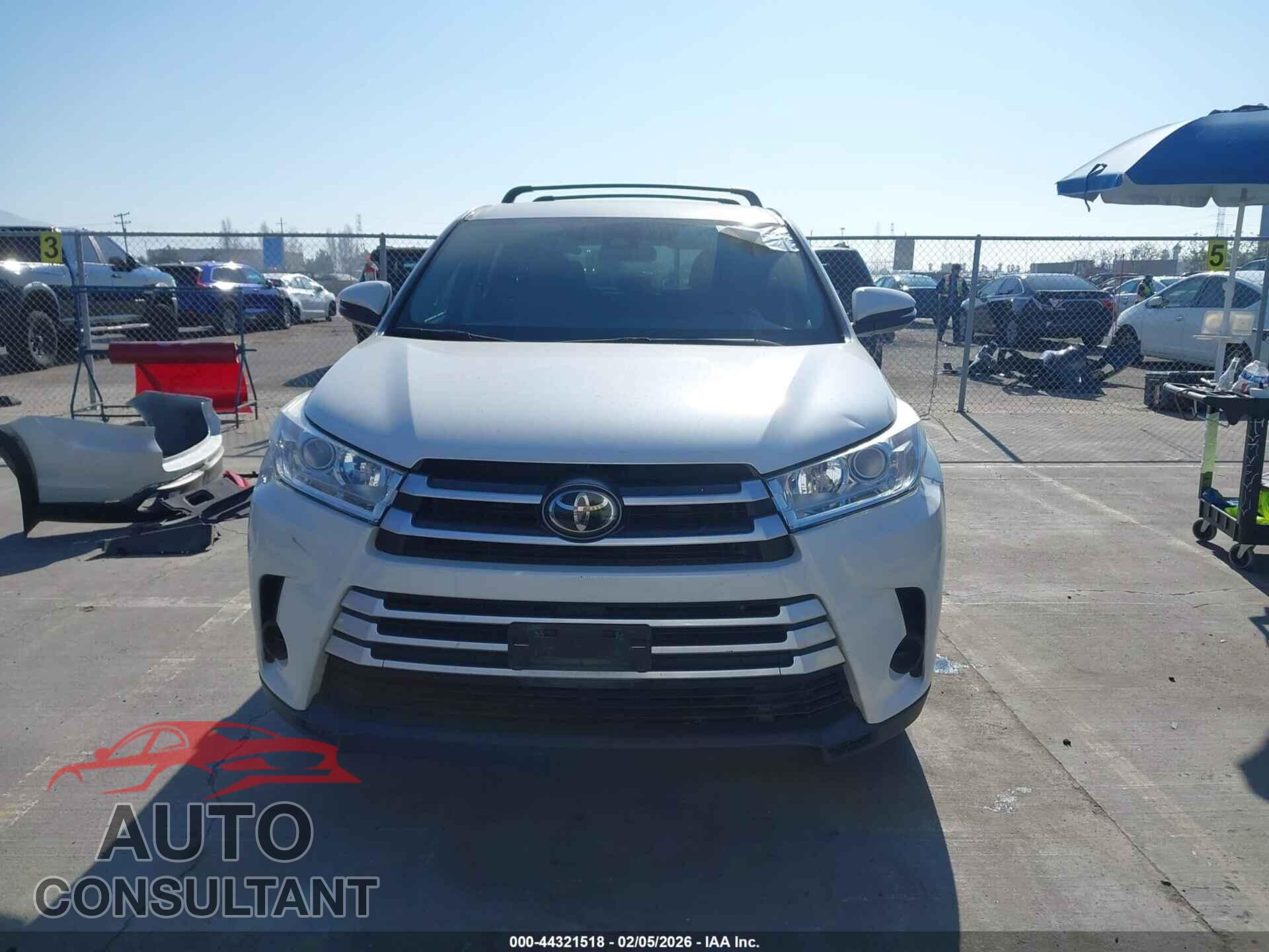 TOYOTA HIGHLANDER 2018 - 5TDZZRFH3JS266044
