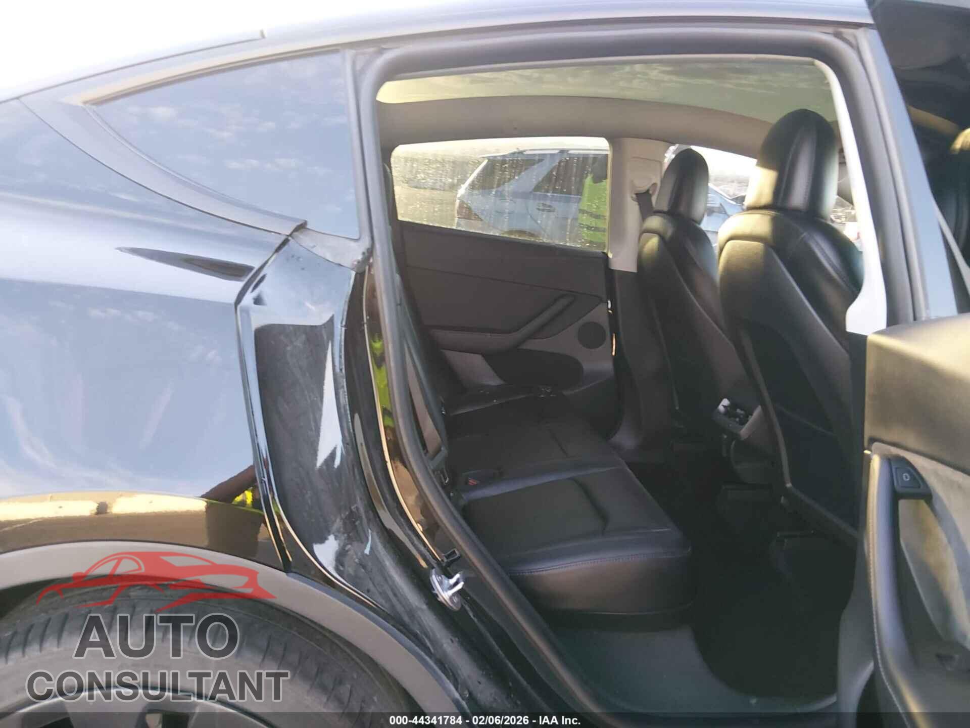 TESLA MODEL Y 2022 - 7SAYGDEF1NF575190