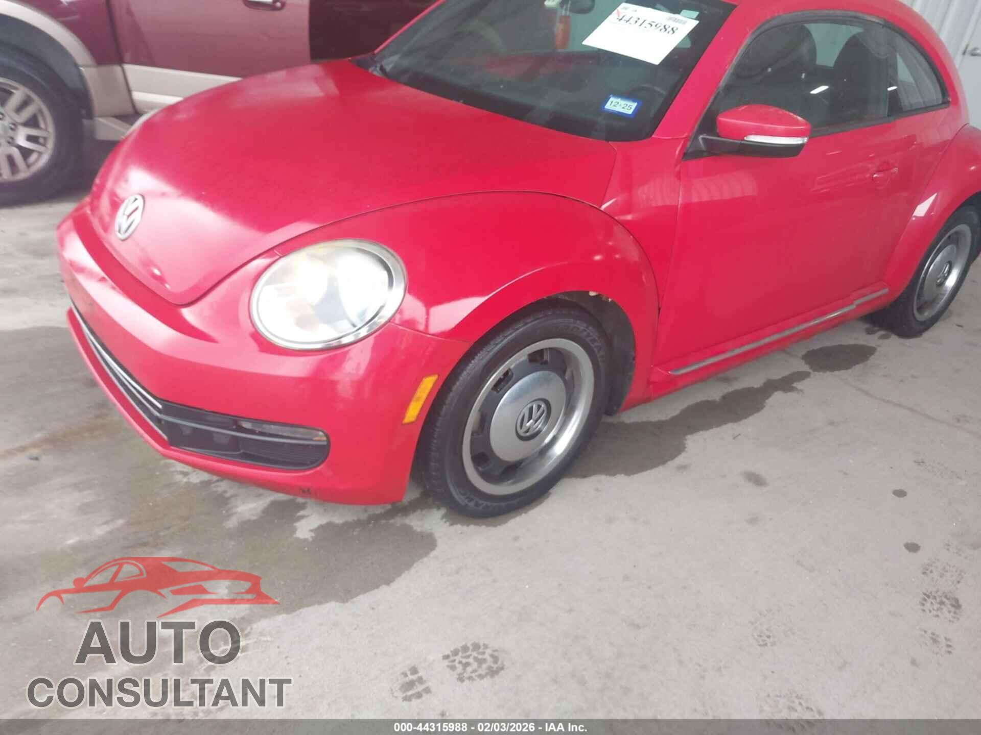 VOLKSWAGEN BEETLE 2013 - 3VWJX7AT6DM632907