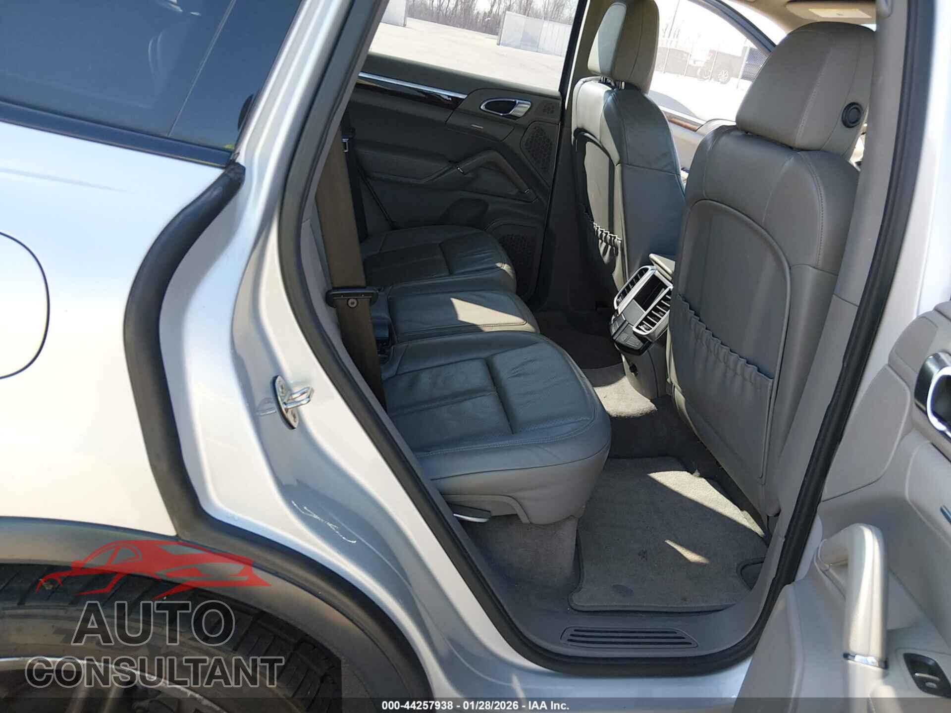 PORSCHE CAYENNE 2012 - WP1AA2A21CLA07148