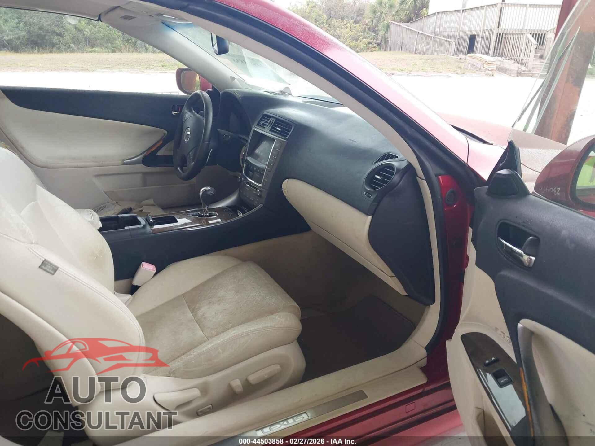 LEXUS IS 250C 2010 - JTHFF2C24A2511040