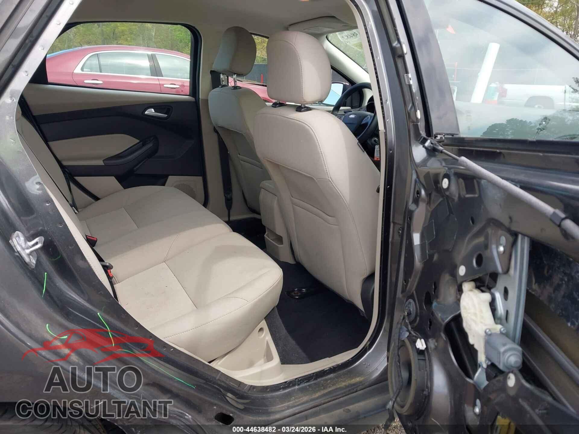 FORD FOCUS 2017 - 1FADP3K2XHL200901