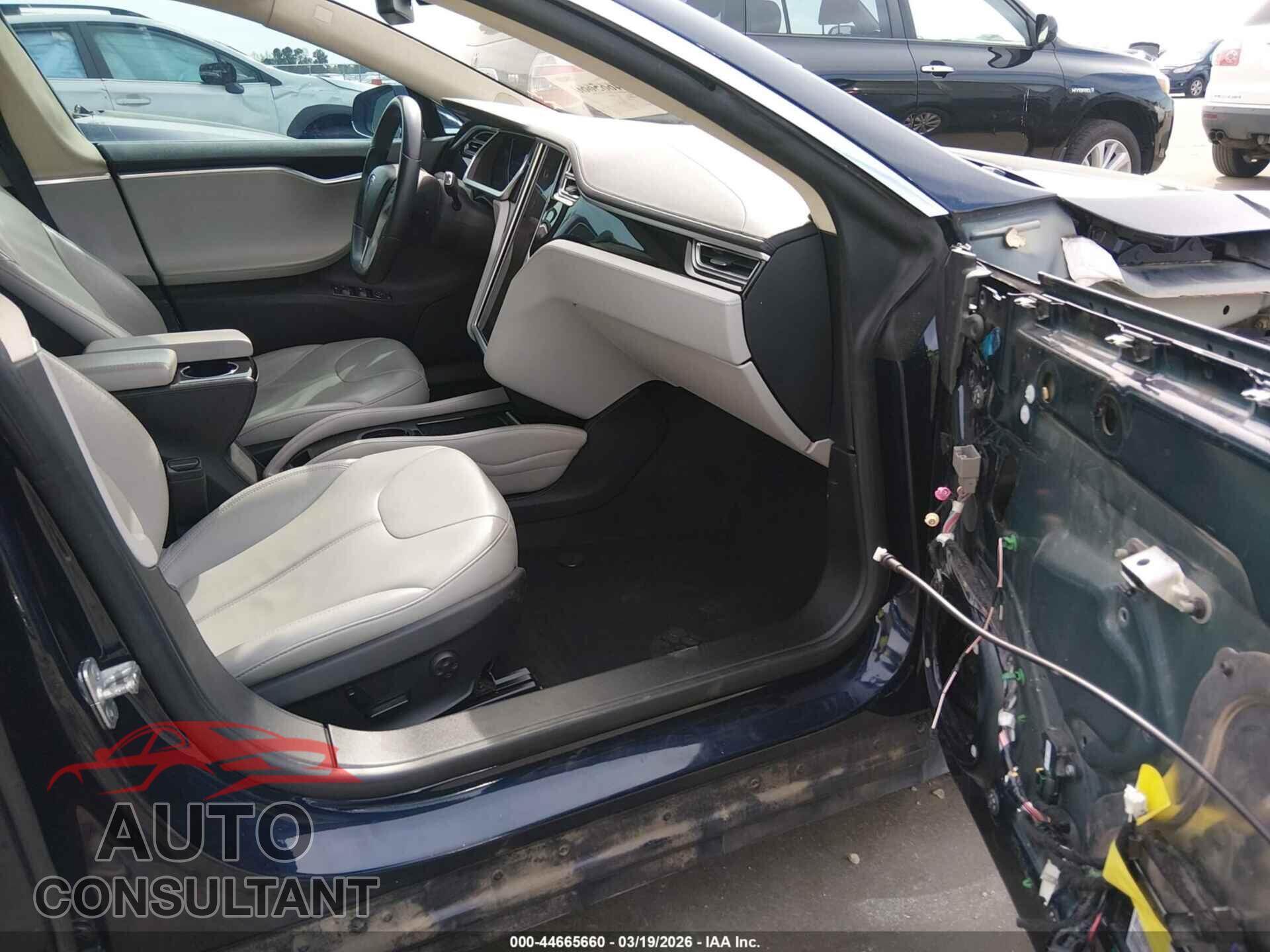 TESLA MODEL S 2013 - 5YJSA1CN1DFP14018
