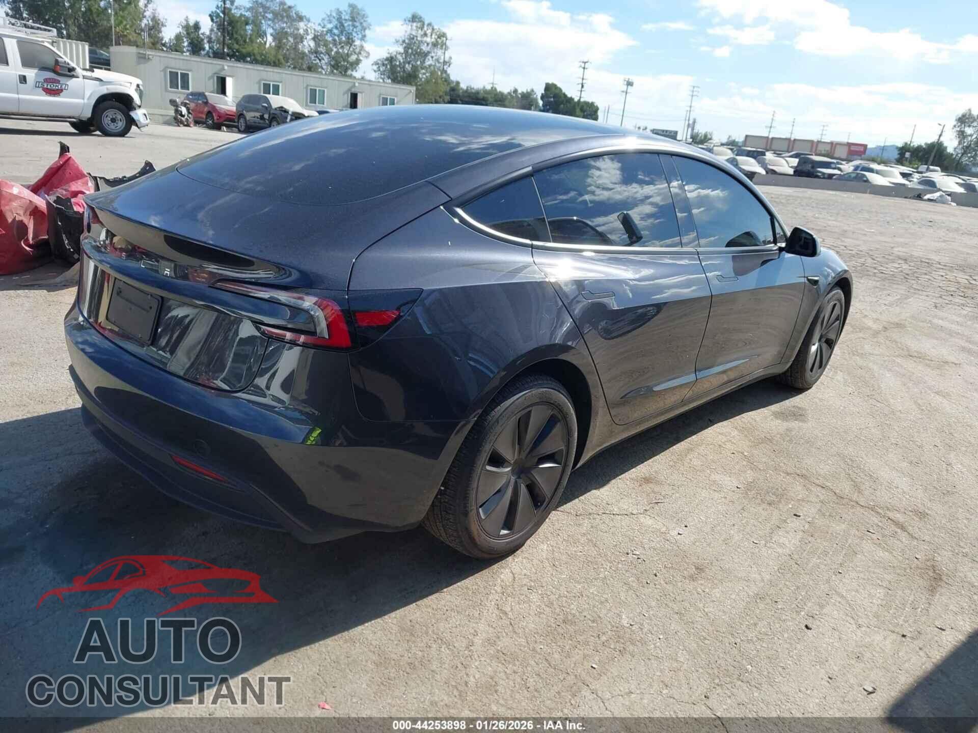 TESLA MODEL 3 2024 - 5YJ3E1EA1RF866052