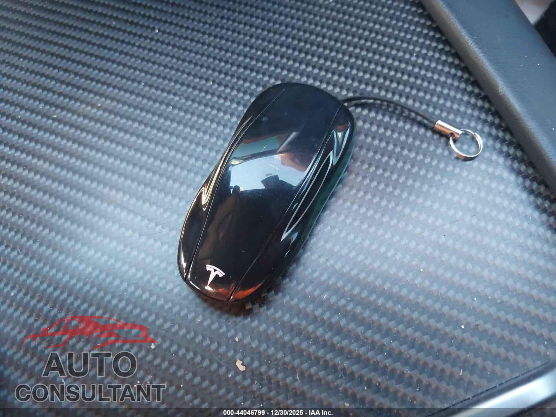TESLA MODEL S 2017 - 5YJSA1E11HF233797