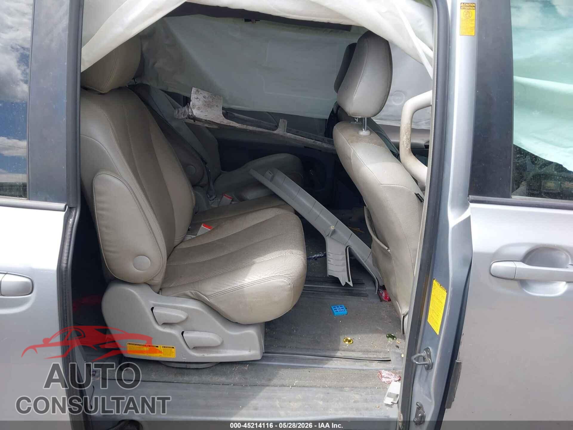 TOYOTA SIENNA 2013 - 5TDKK3DC8DS396528