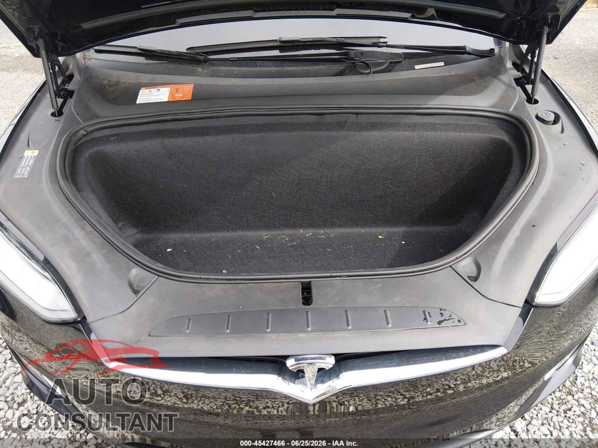 TESLA MODEL X 2018 - 5YJXCBE21JF109453