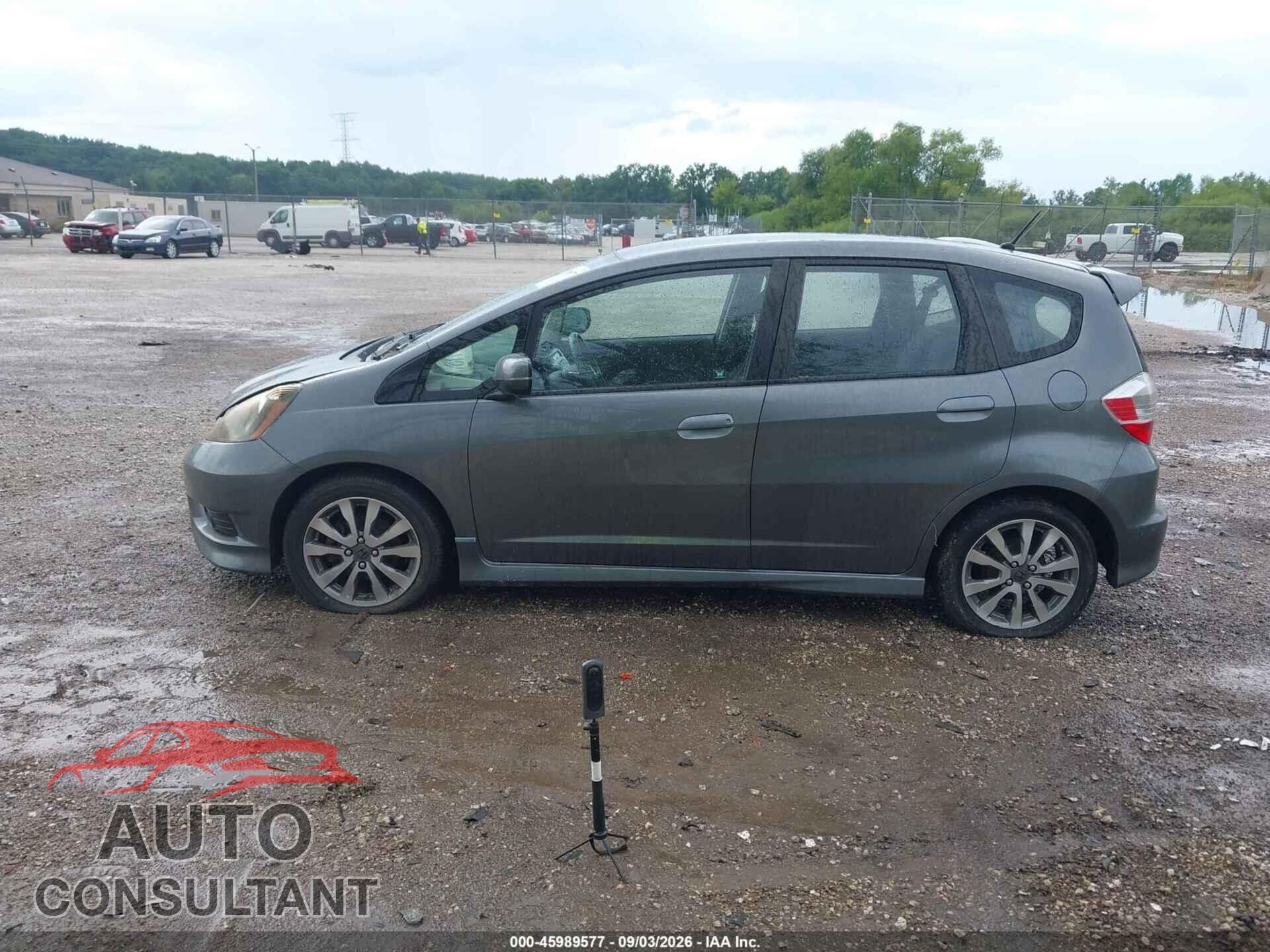 HONDA FIT 2013 - JHMGE8H57DC041999
