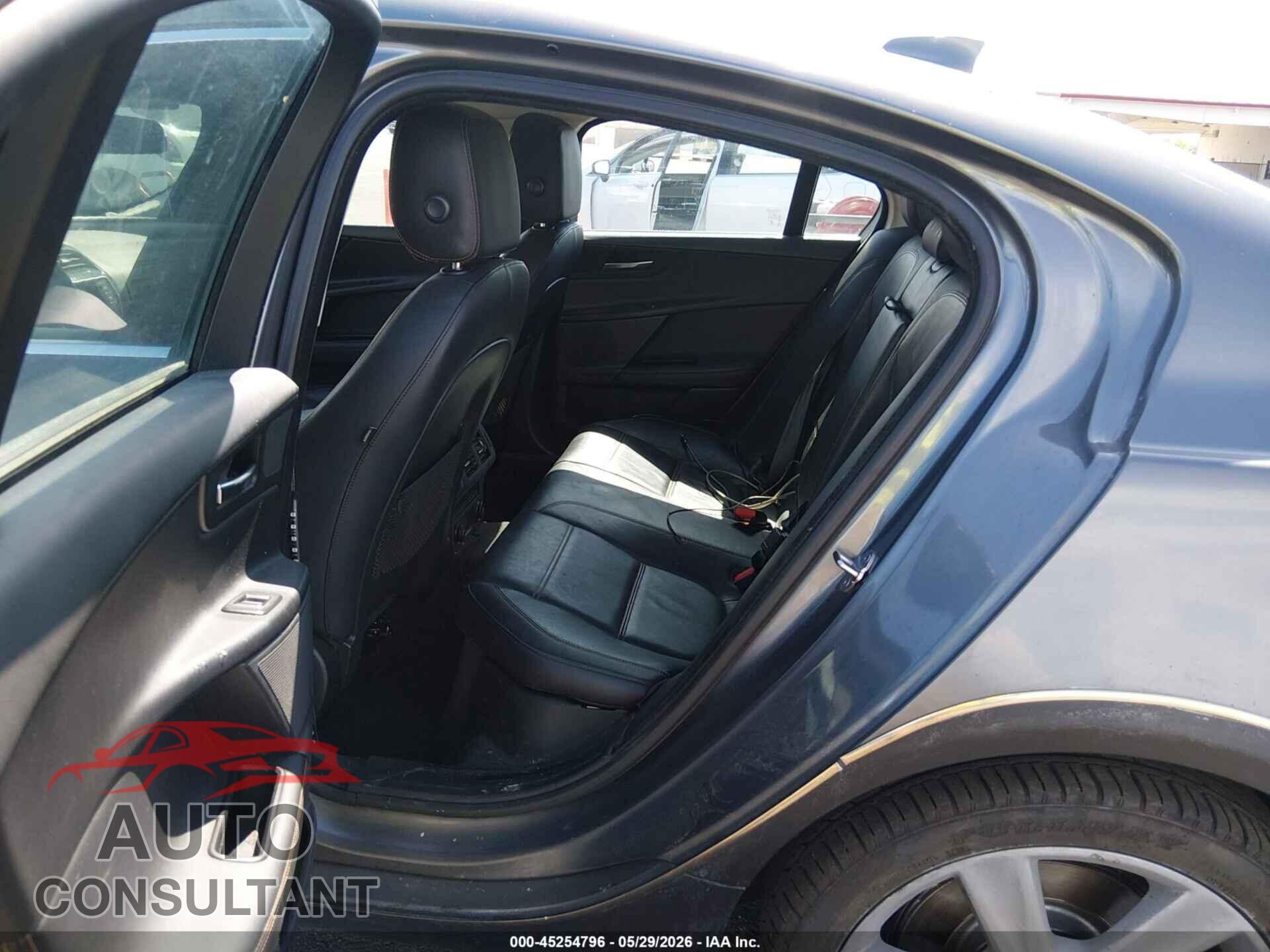 JAGUAR XE 2017 - SAJAE4BG5HA957657