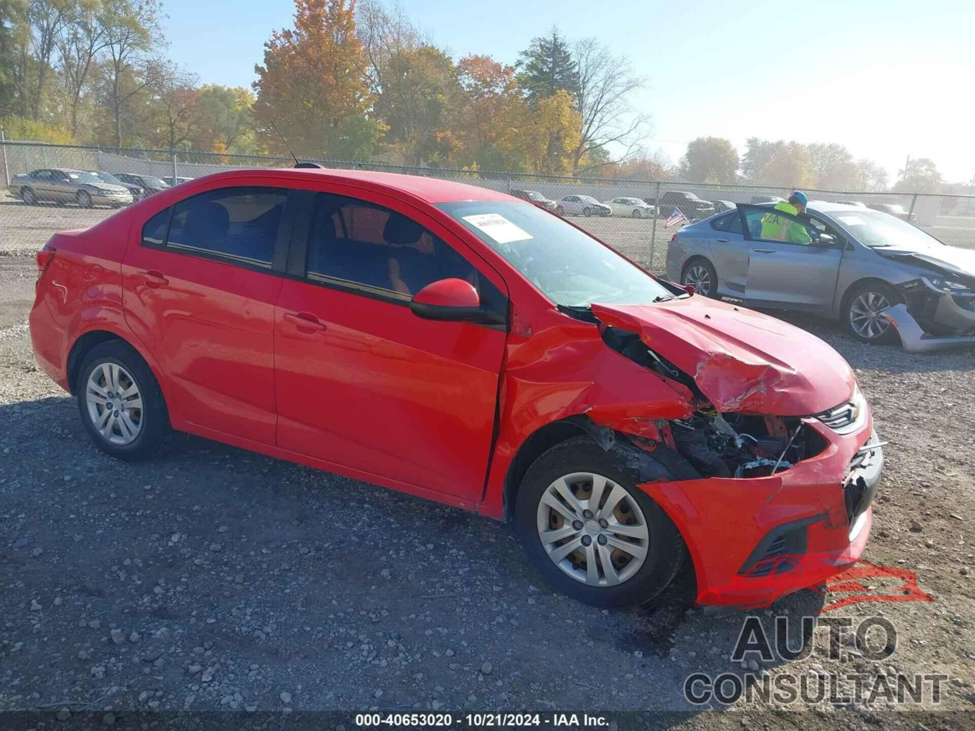 CHEVROLET SONIC 2017 - 1G1JB5SH6H4136659