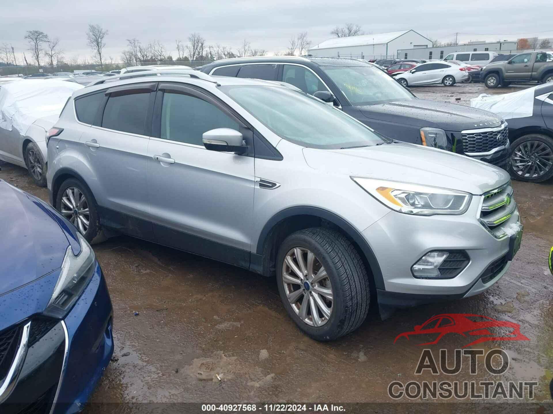 FORD ESCAPE 2017 - 1FMCU0JD1HUD37957