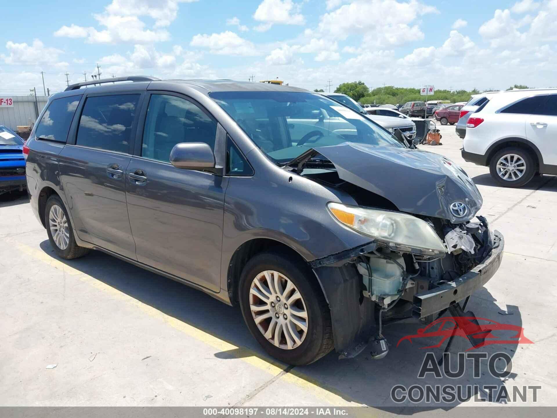 TOYOTA SIENNA 2011 - 5TDYK3DC1BS143641