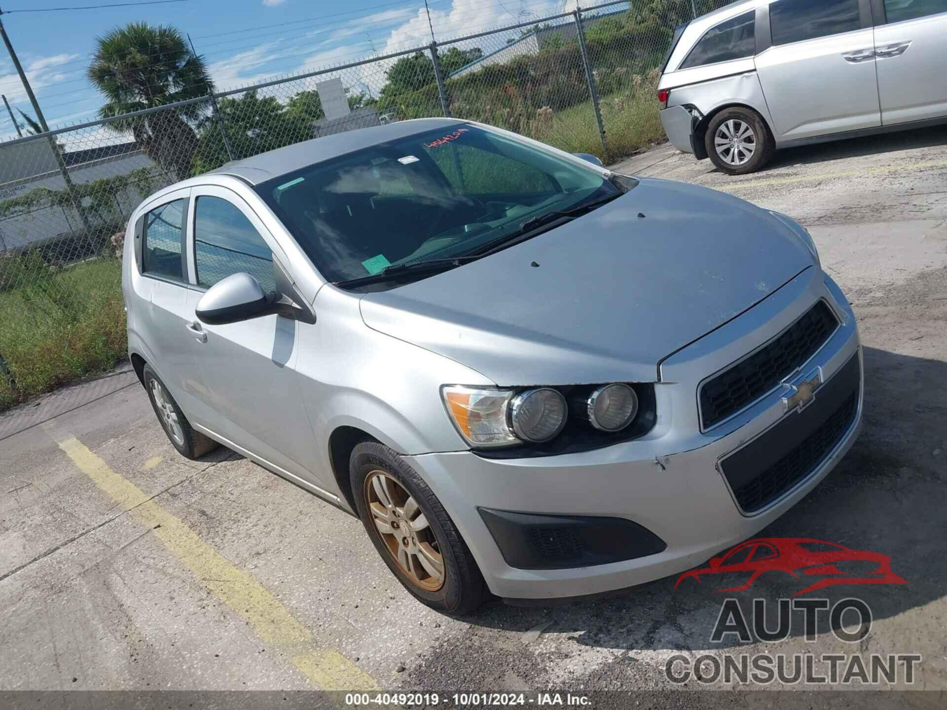 CHEVROLET SONIC 2016 - 1G1JC6SH6G4142284