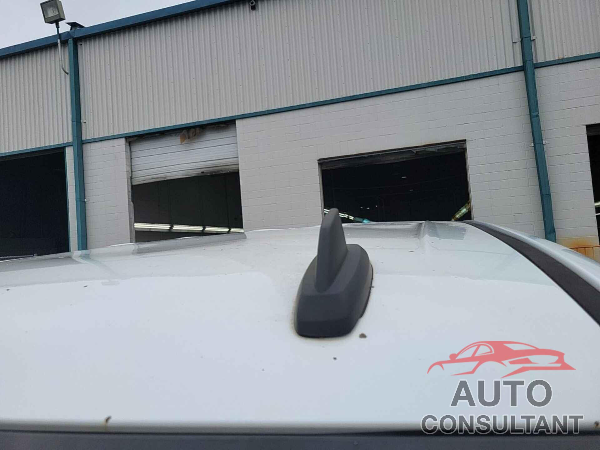 CHEVROLET SILVERADO 1500 2018 - 1GCUKREC1JF235489