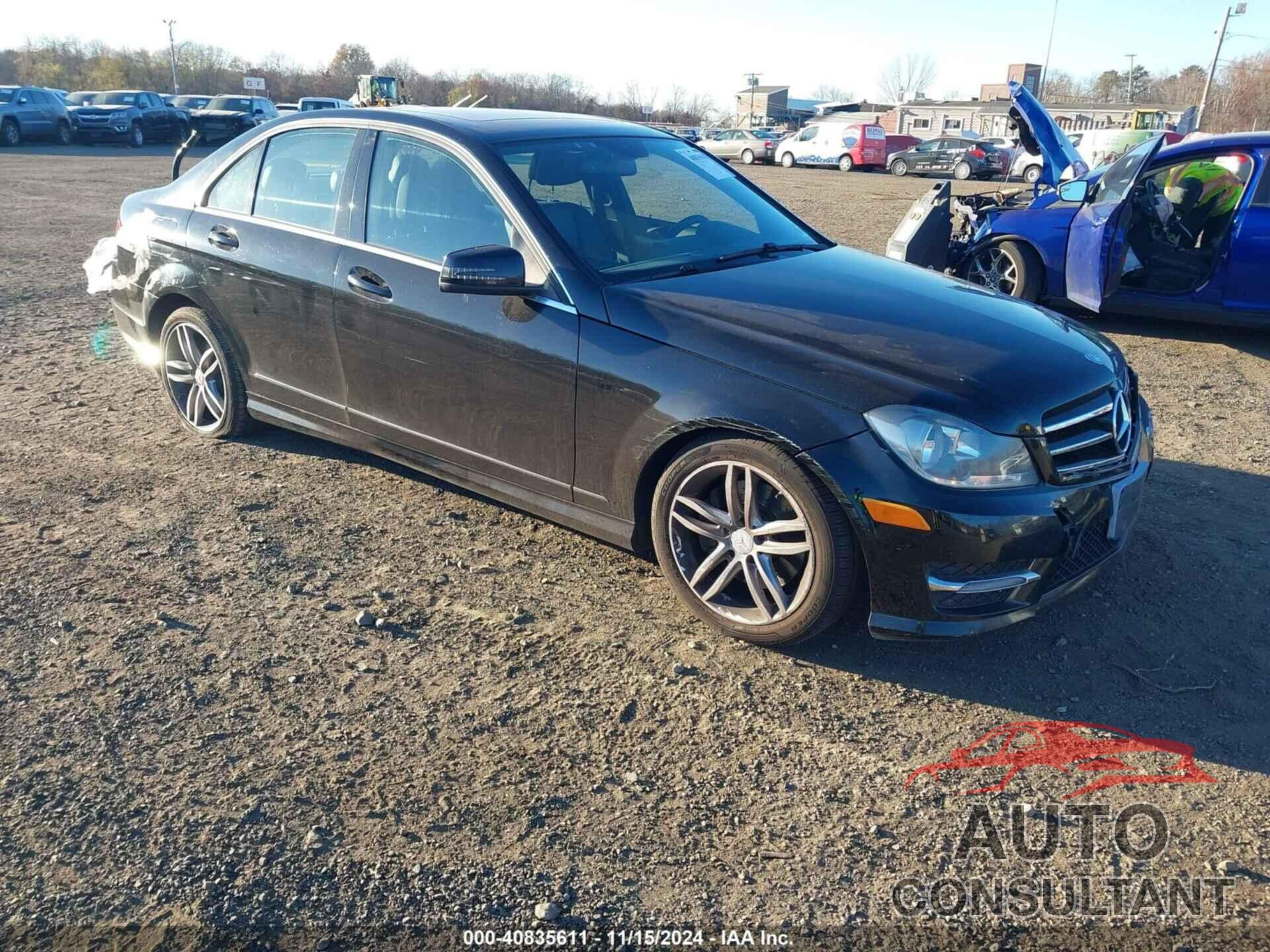 MERCEDES-BENZ C 300 2014 - WDDGF8AB7ER305273
