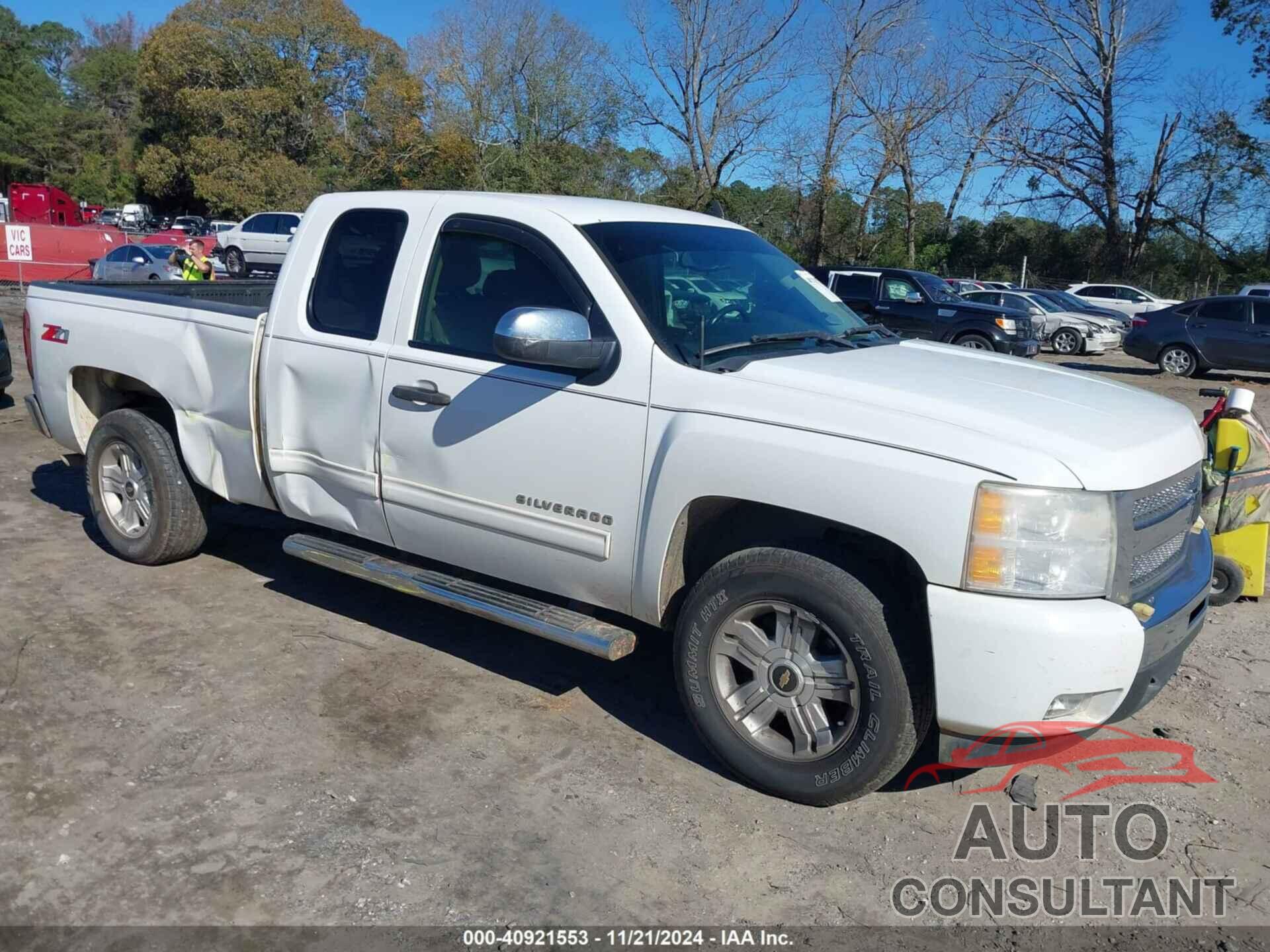 CHEVROLET SILVERADO 1500 2011 - 1GCRCSE01BZ292243