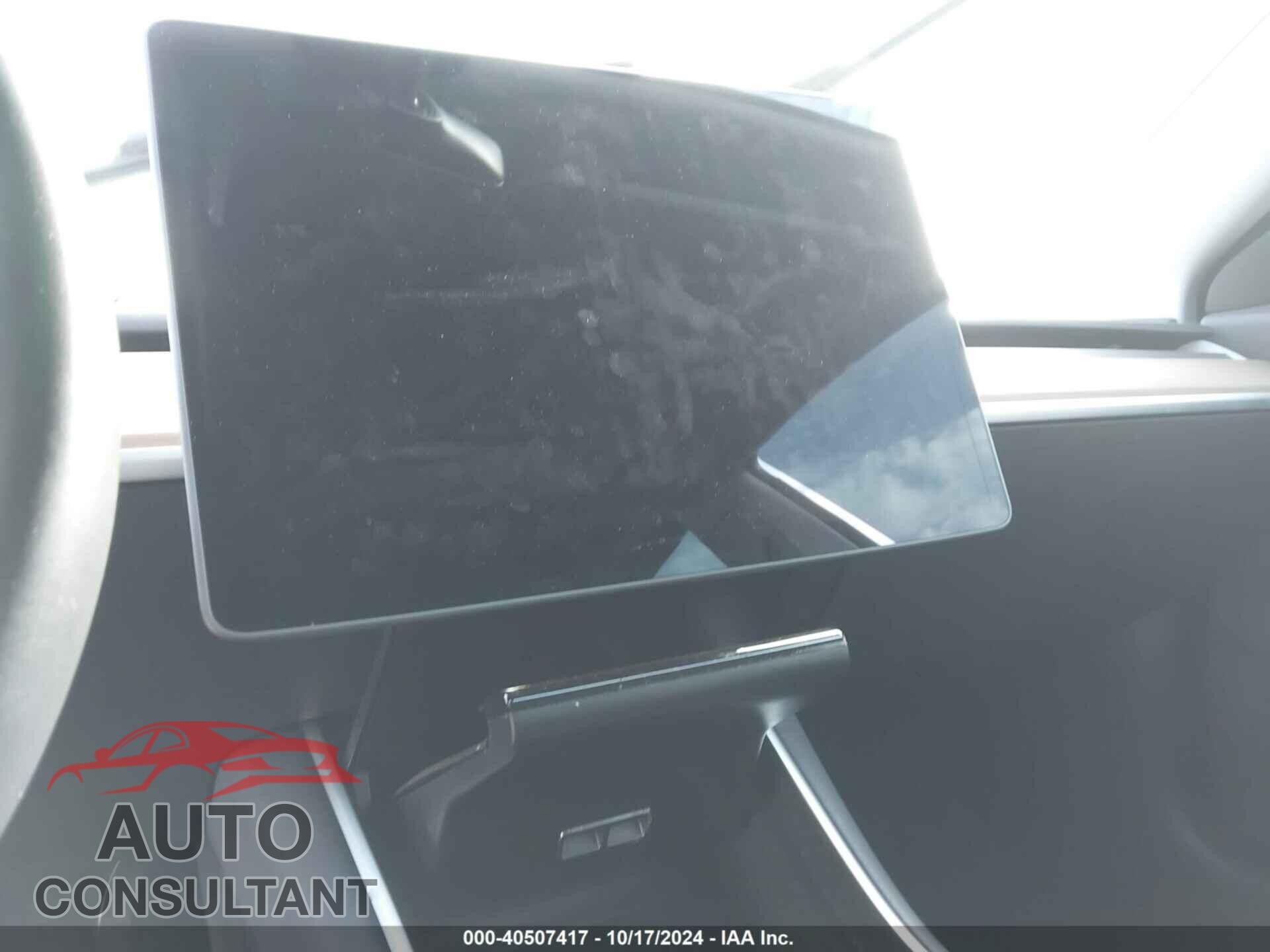 TESLA MODEL 3 2019 - 5YJ3E1EB7KF194660