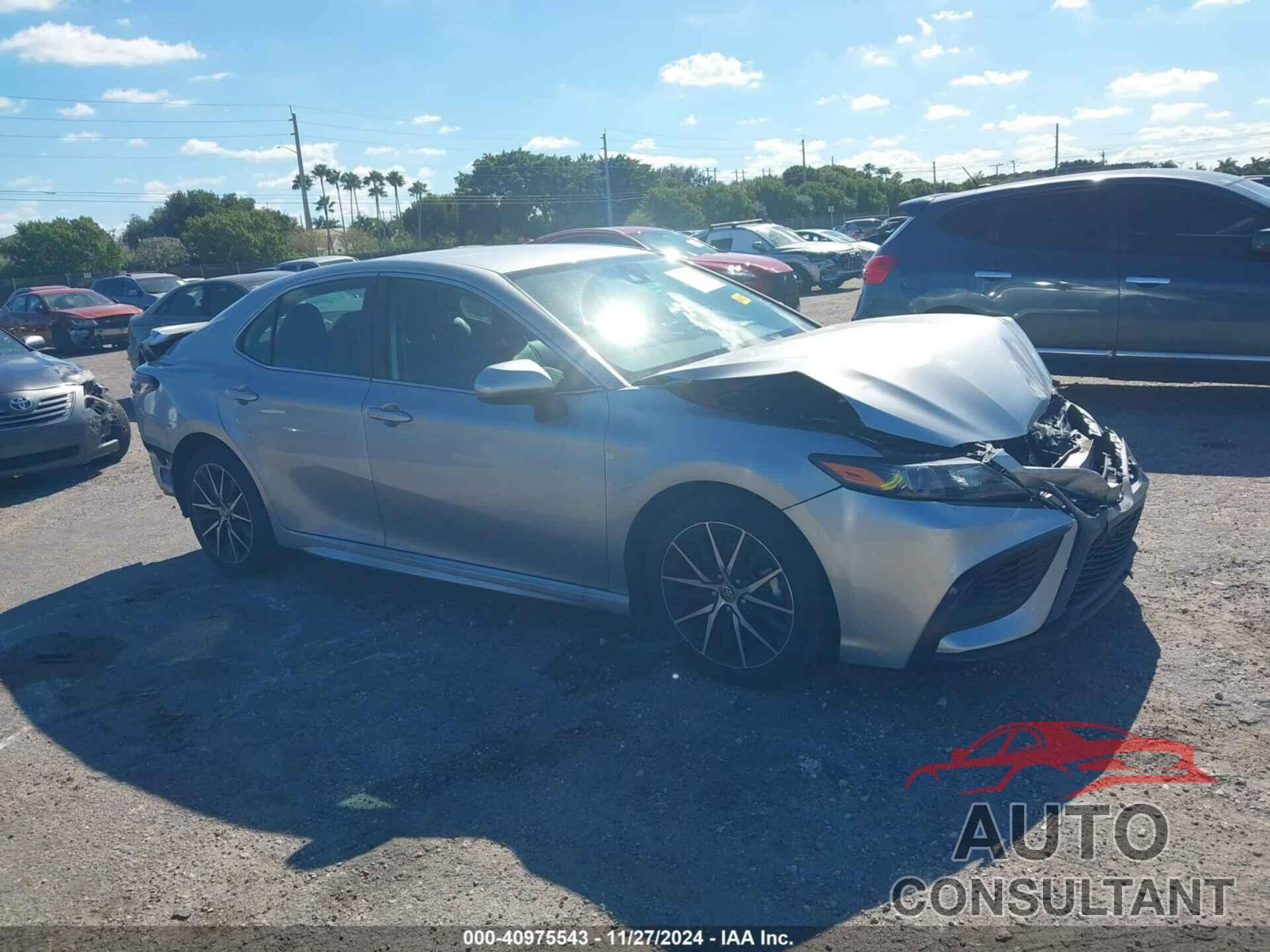 TOYOTA CAMRY 2021 - 4T1G11AKXMU603758