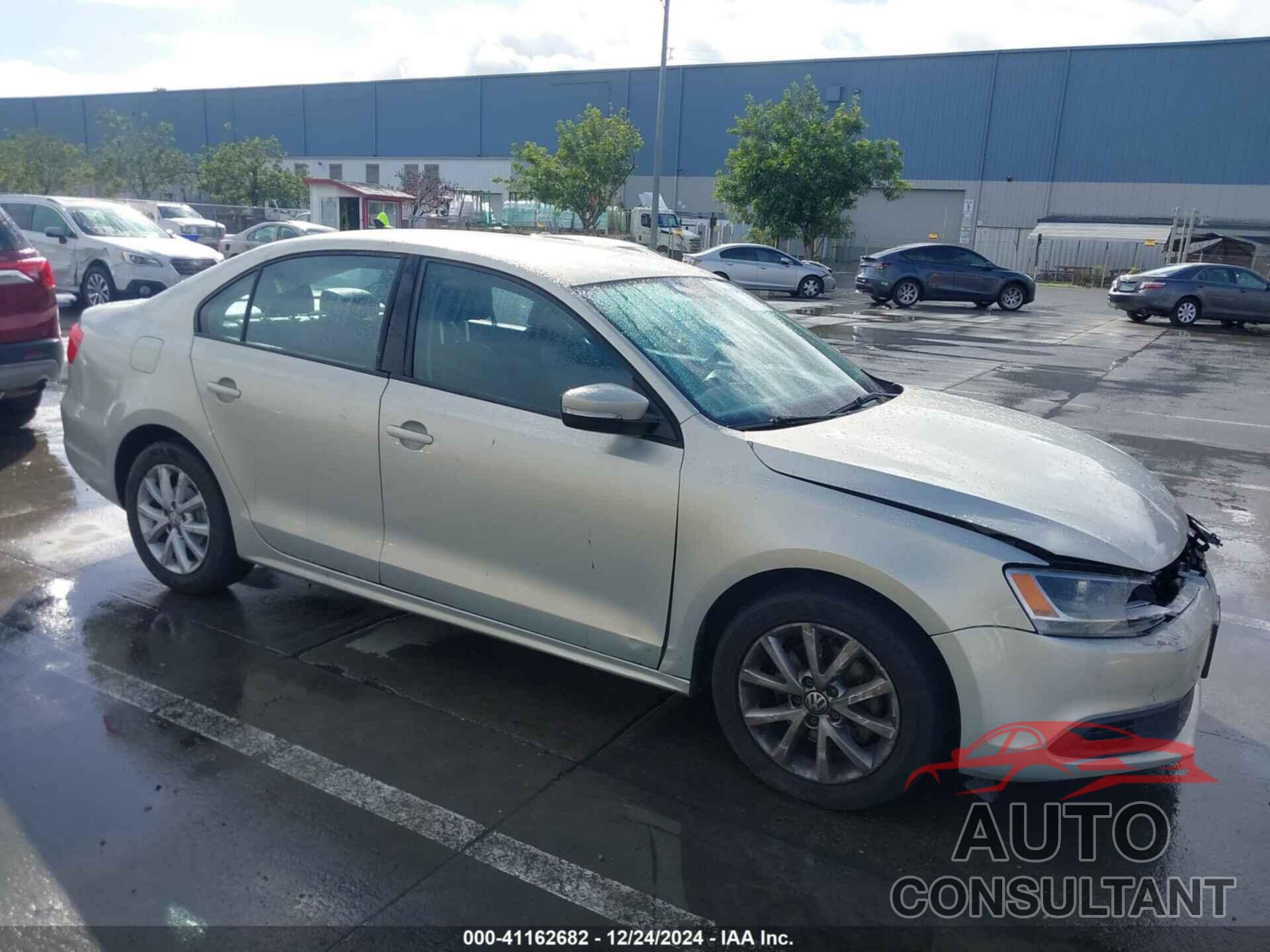 VOLKSWAGEN JETTA 2011 - 3VWDZ7AJ1BM355473