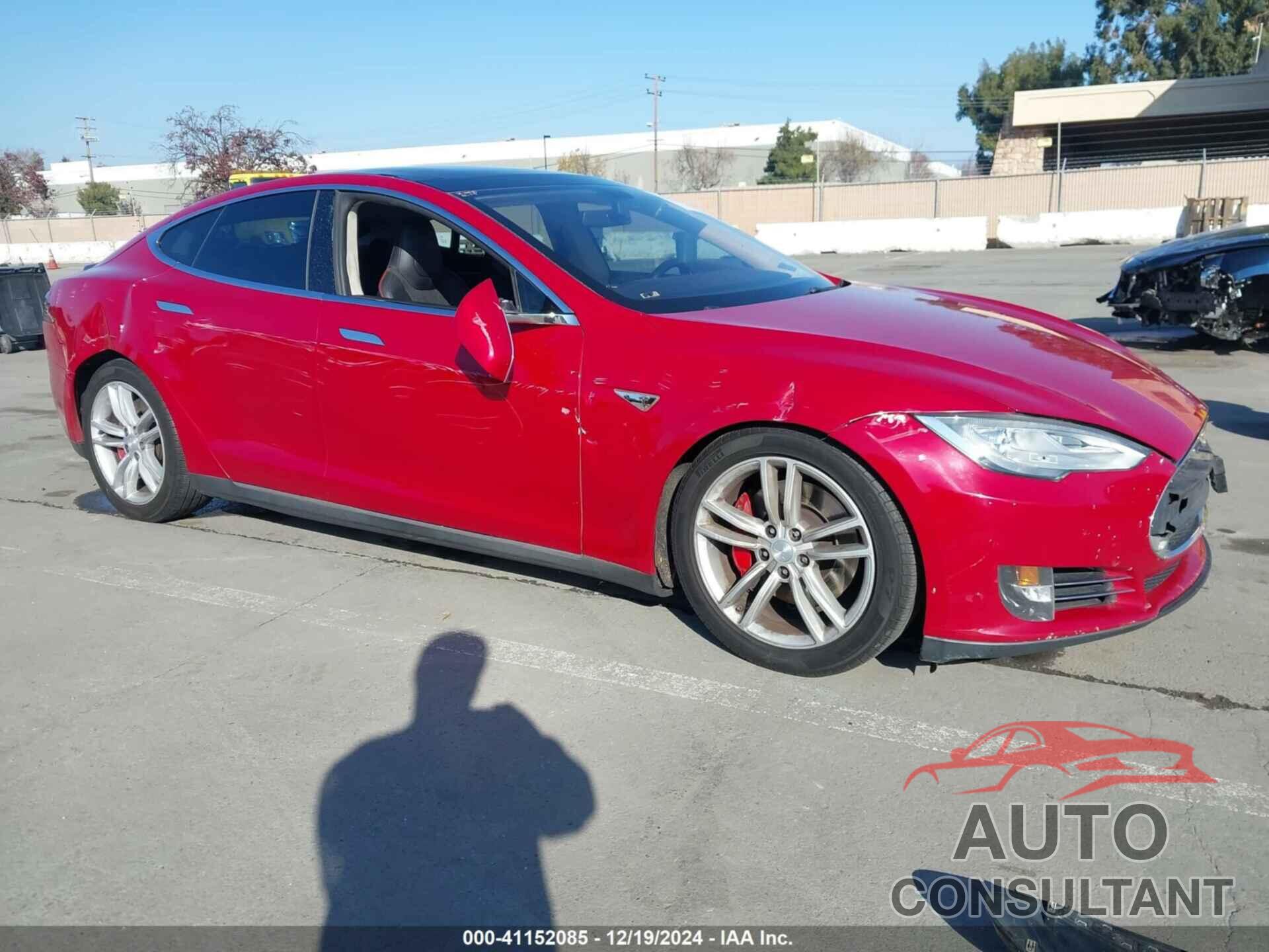 TESLA MODEL S 2013 - 5YJSA1CP4DFP13611