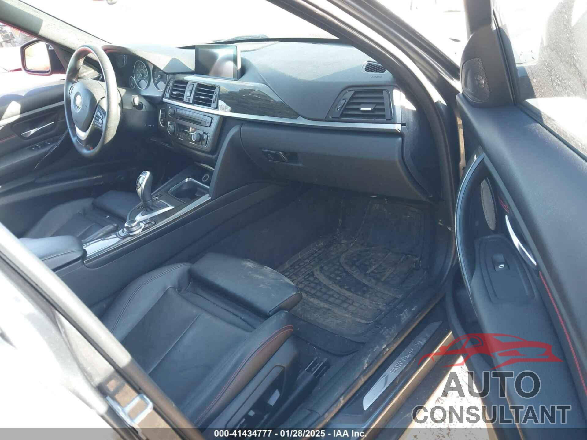 BMW 328I 2013 - WBA3B5G51DNS04317