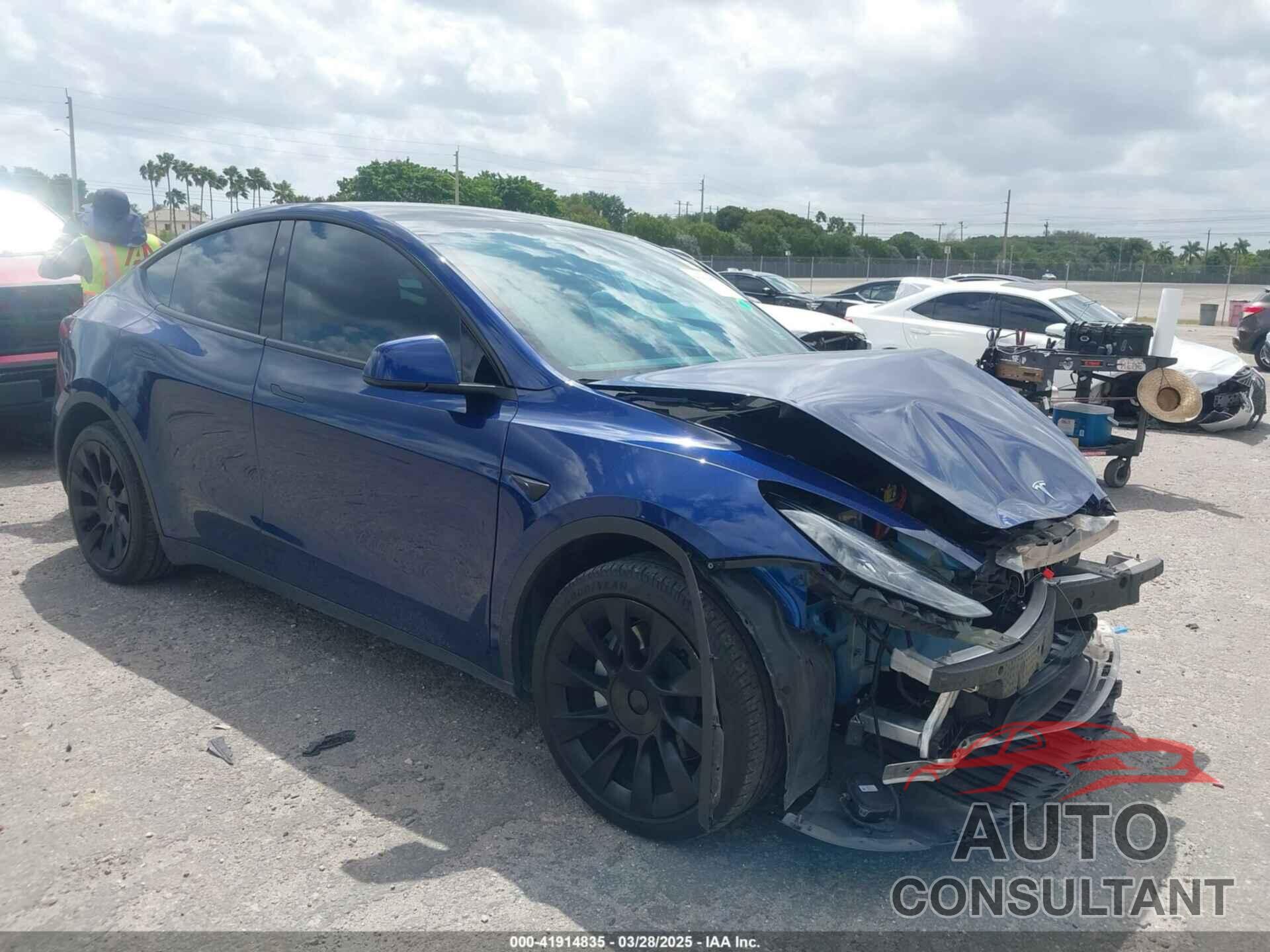 TESLA MODEL Y 2023 - 7SAYGDEE9PF882794