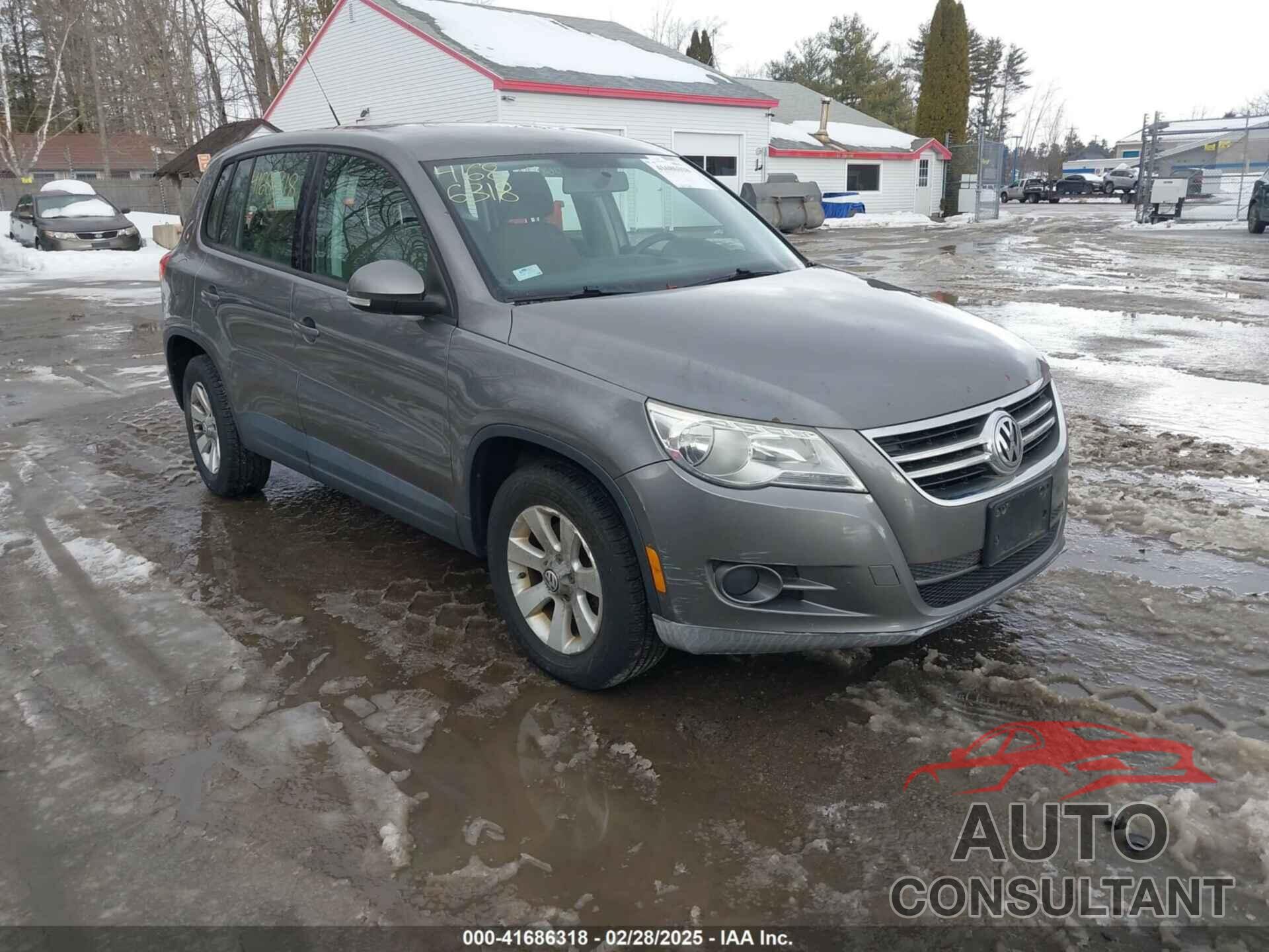 VOLKSWAGEN TIGUAN 2010 - WVGBV7AXXAW515970