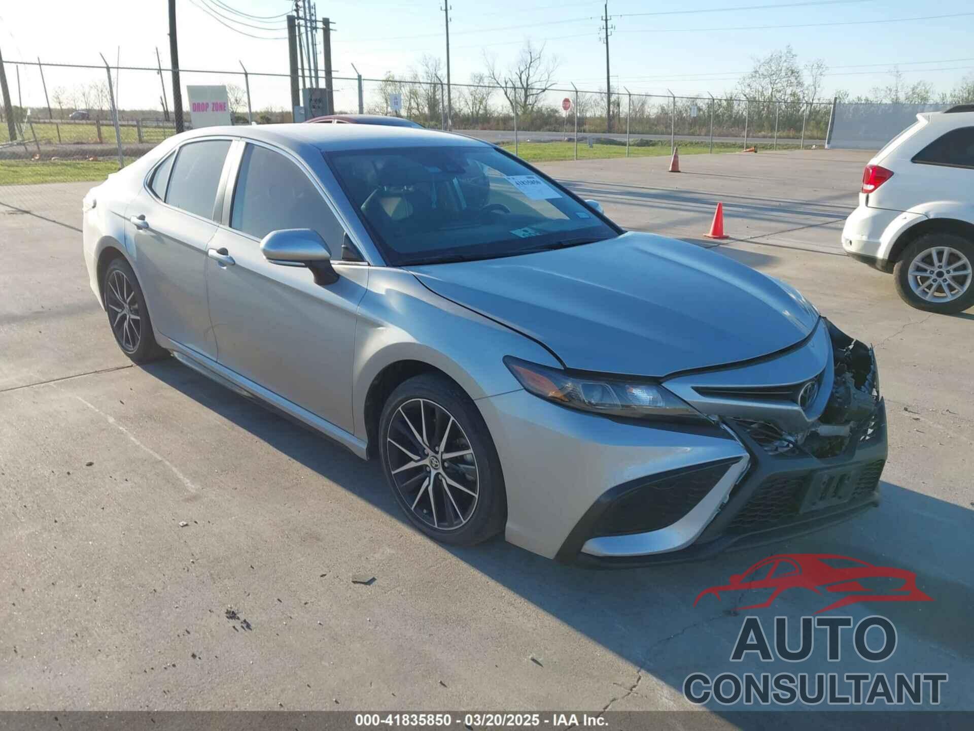 TOYOTA CAMRY 2021 - 4T1T11AK3MU431765