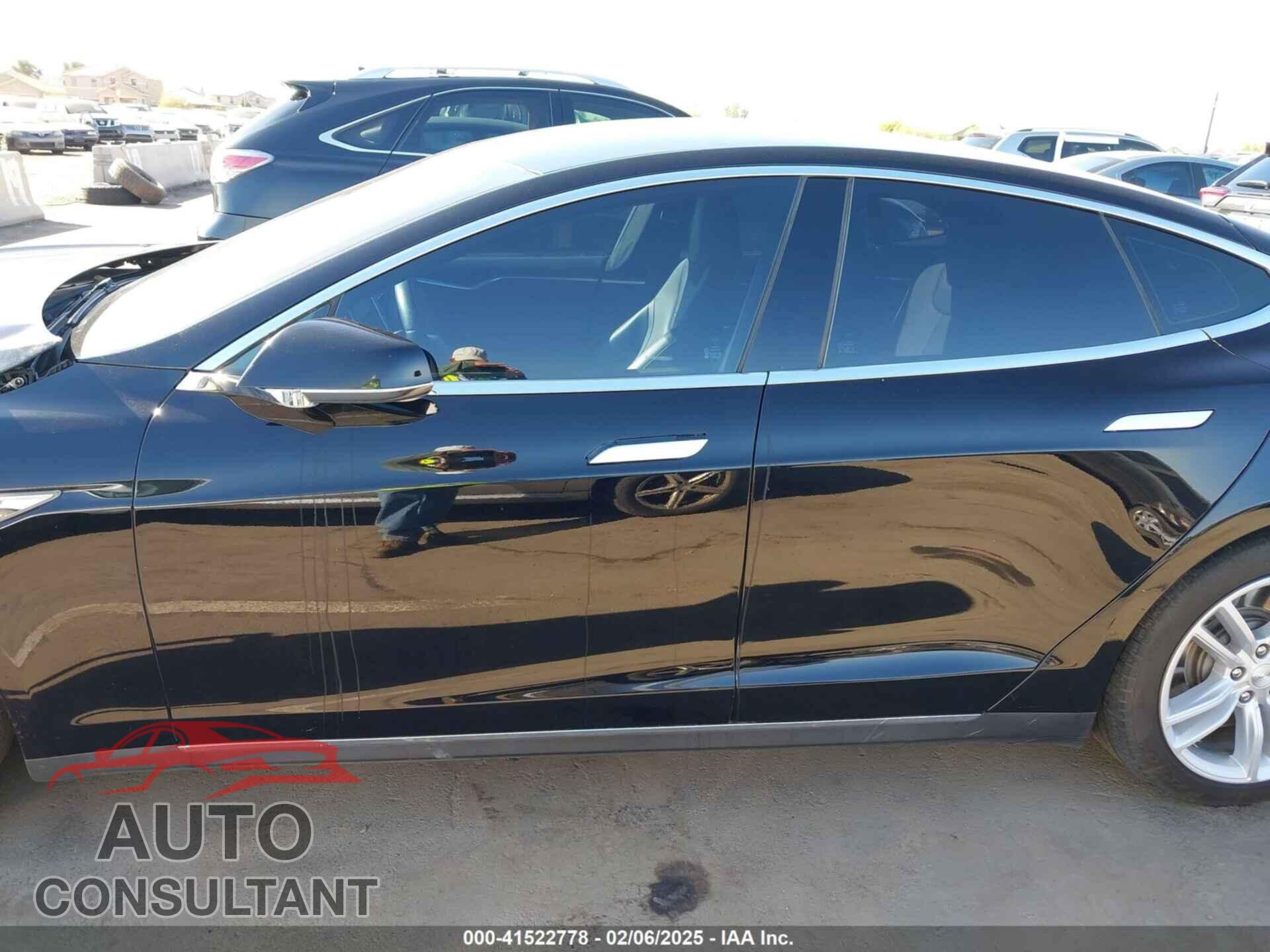 TESLA MODEL S 2015 - 5YJSA1E12FF111883