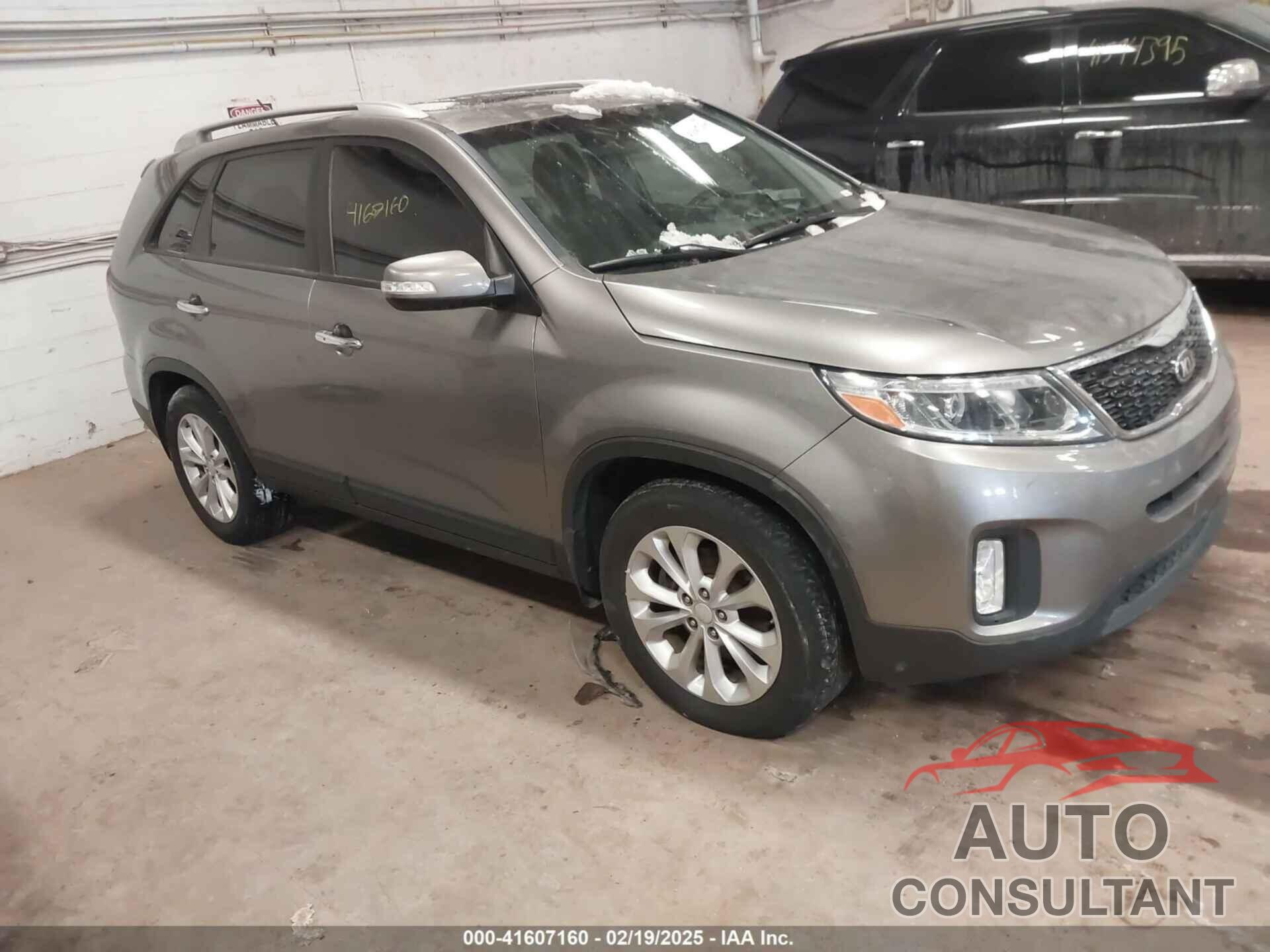 KIA SORENTO 2014 - 5XYKU4A71EG435384