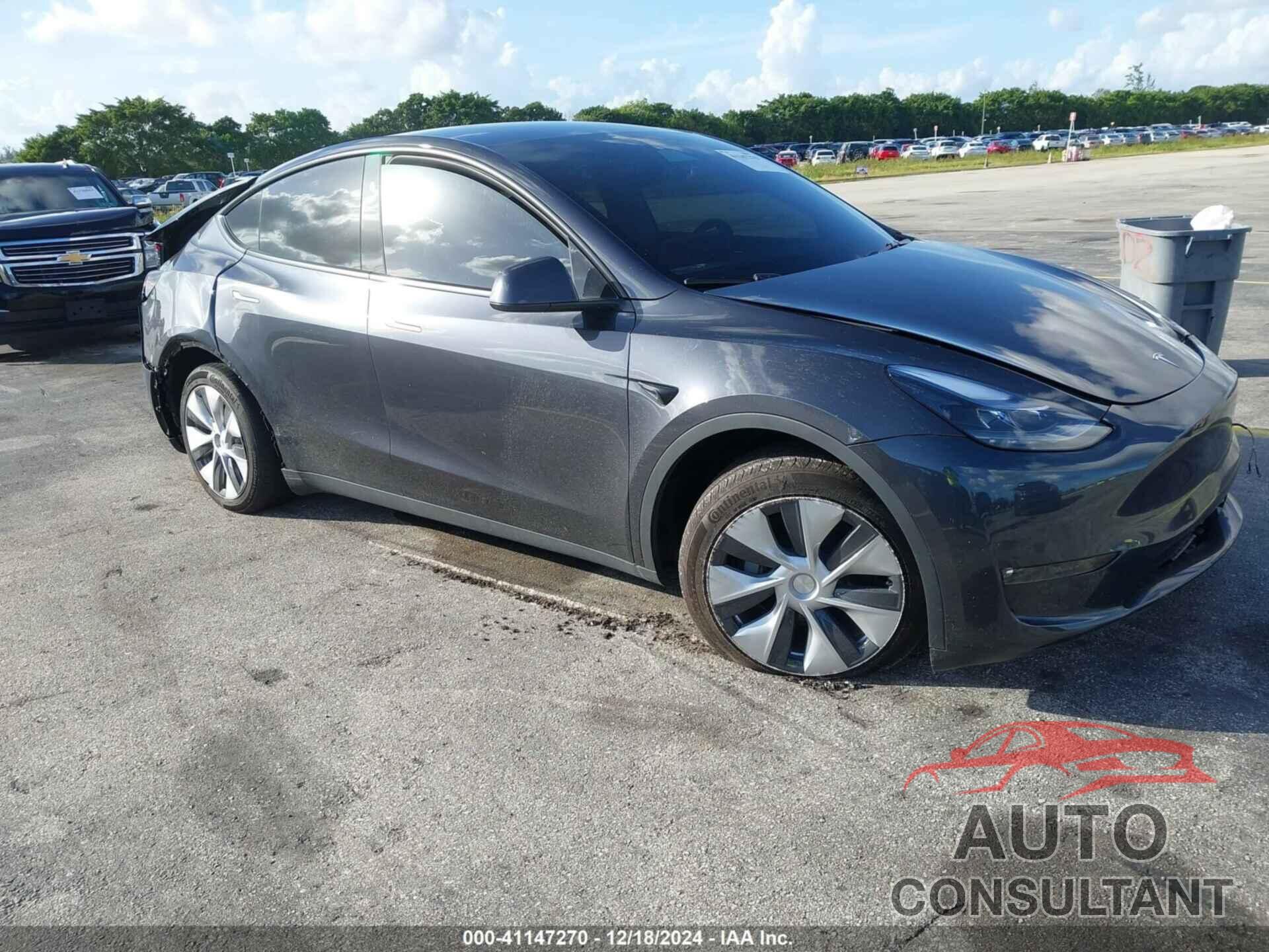 TESLA MODEL Y 2024 - 7SAYGDEE1RF035089